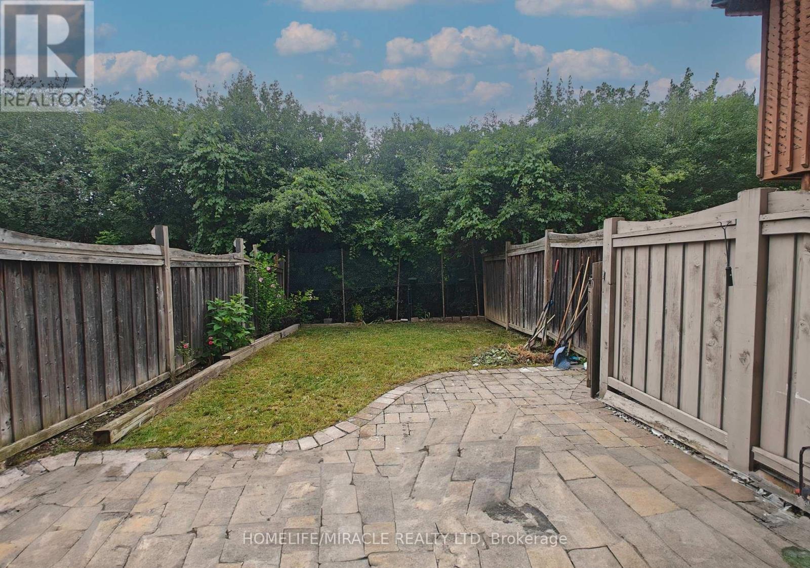 6 September Place, Brampton, Ontario  L6R 0L8 - Photo 9 - W12430814