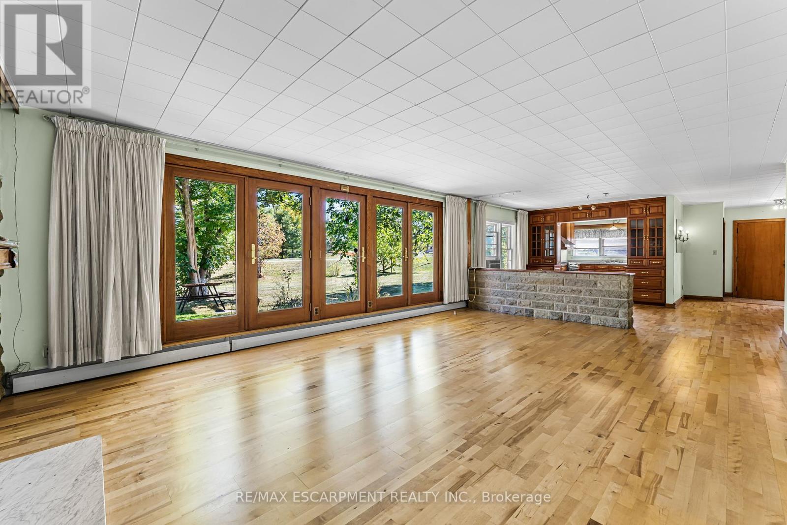 21 First Avenue, Welland, Ontario  L3C 1X7 - Photo 11 - X12430810