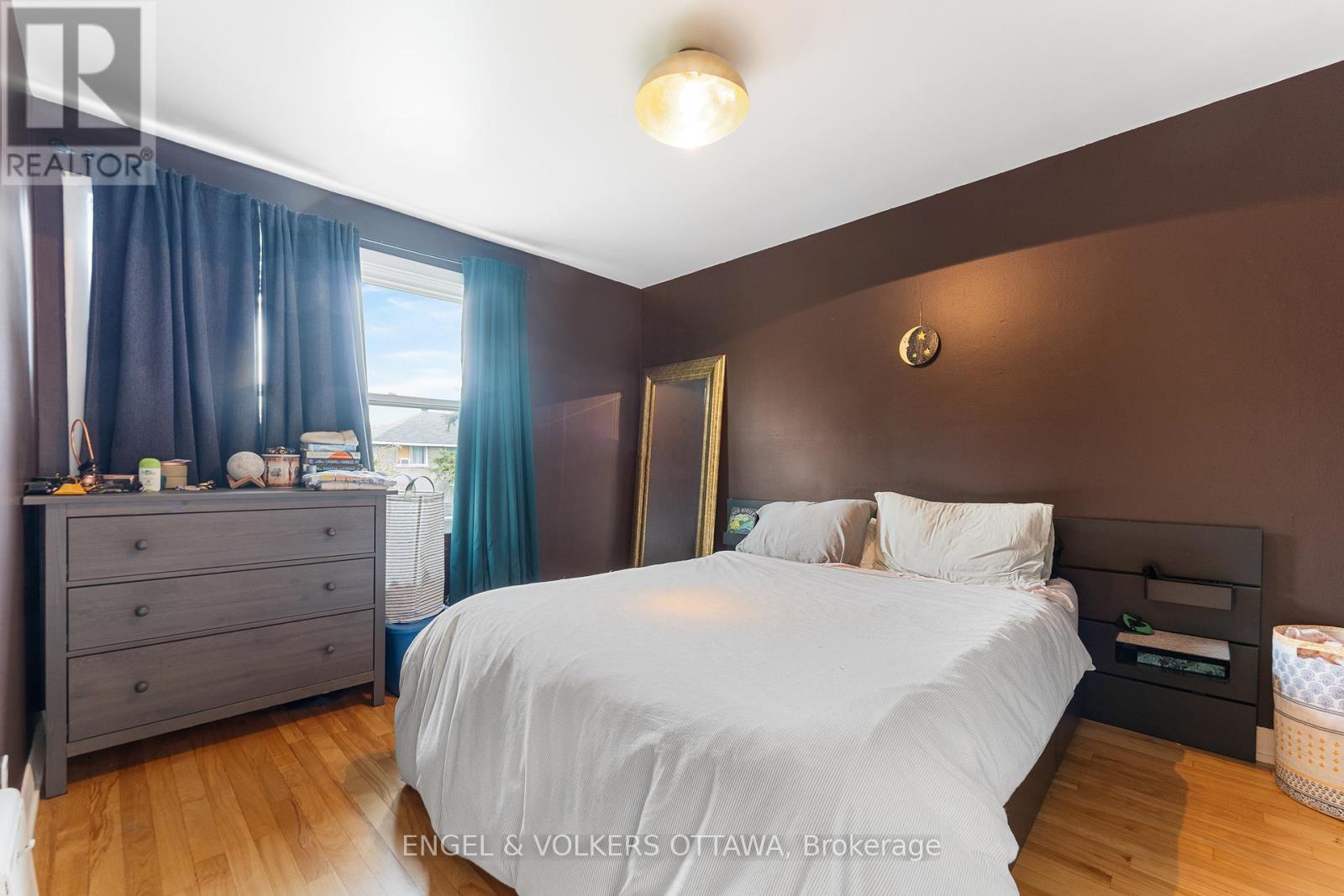 1236 Summerville Avenue, Ottawa, Ontario  K1Z 8G5 - Photo 13 - X12430842