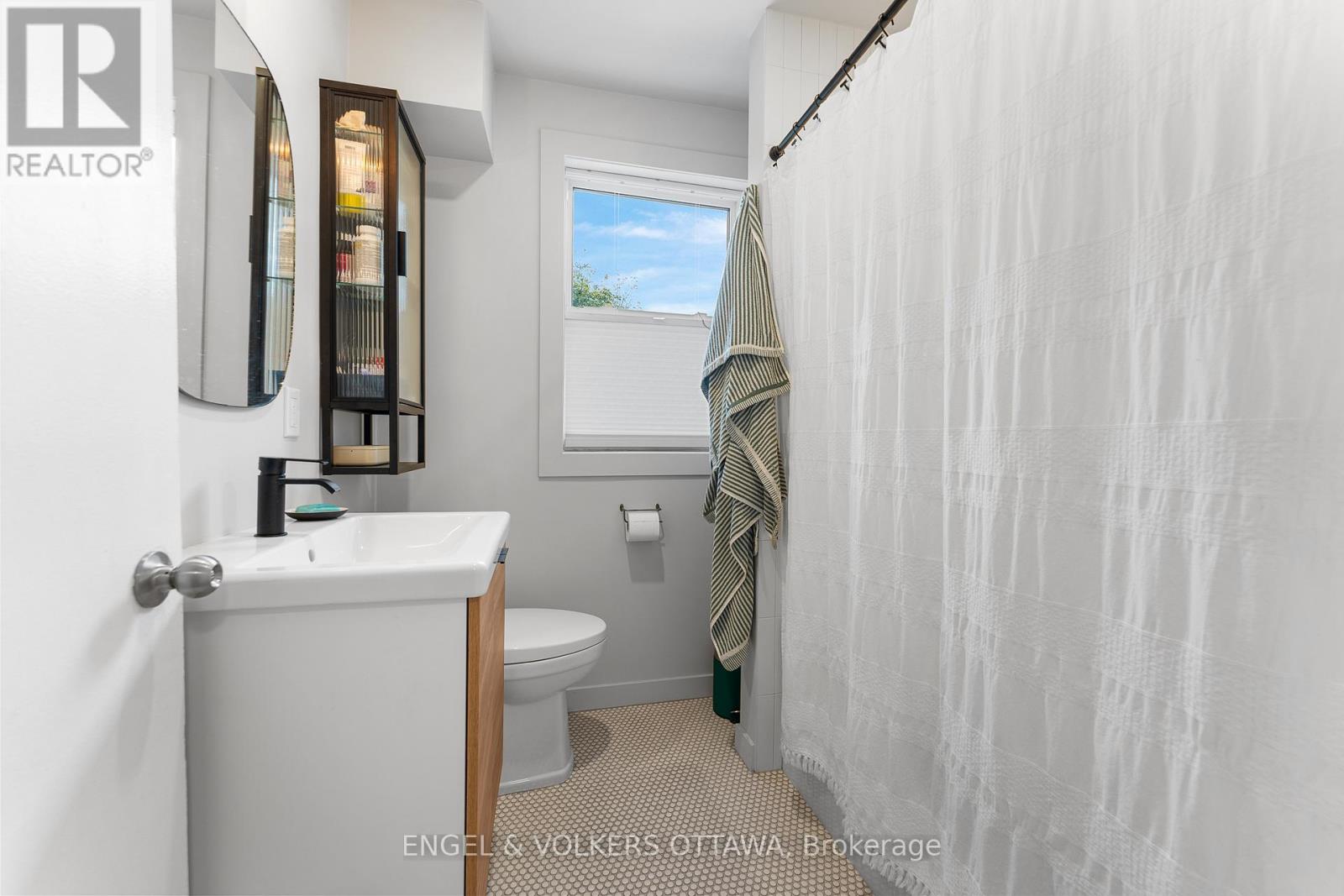 1236 Summerville Avenue, Ottawa, Ontario  K1Z 8G5 - Photo 17 - X12430842