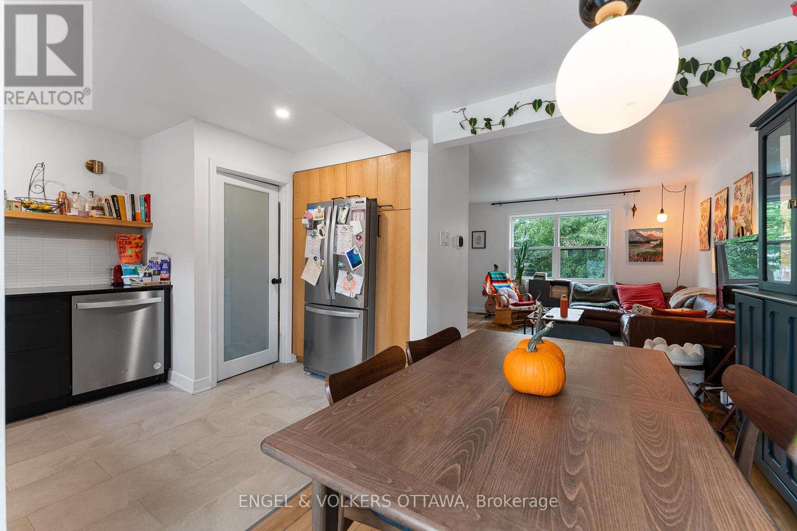 1236 Summerville Avenue, Ottawa, Ontario  K1Z 8G5 - Photo 6 - X12430842