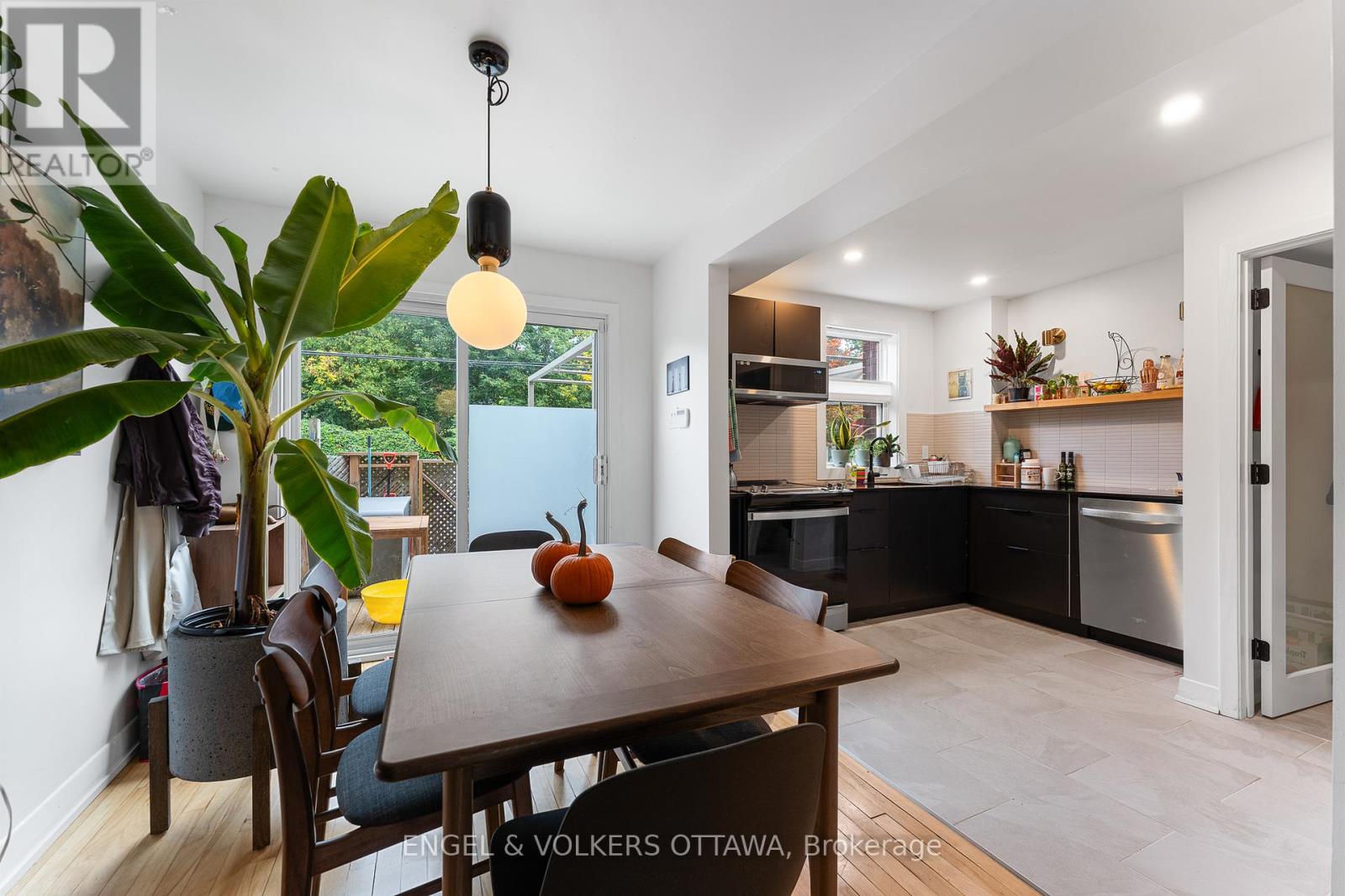 1236 Summerville Avenue, Ottawa, Ontario  K1Z 8G5 - Photo 7 - X12430842