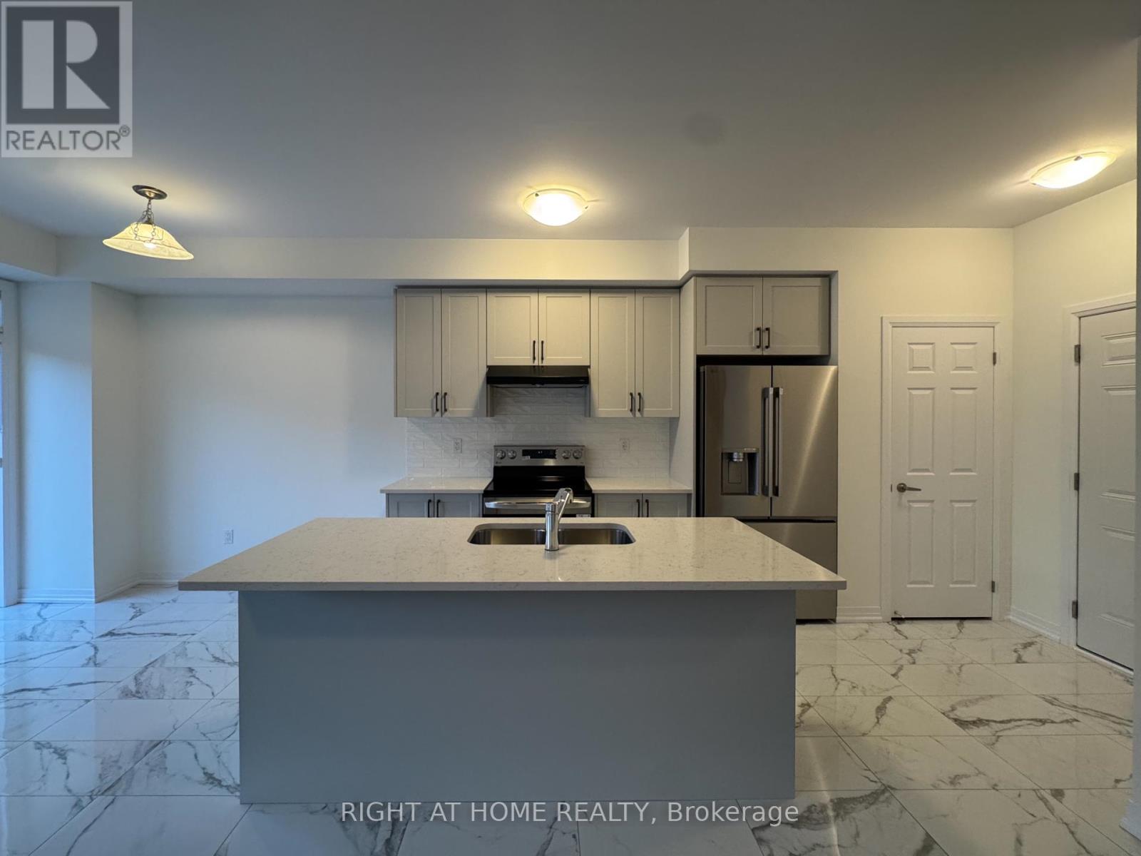 79 Brighton Lane, Thorold (Rolling Meadows), Ontario  L2V 0N8 - Photo 5 - X12430827