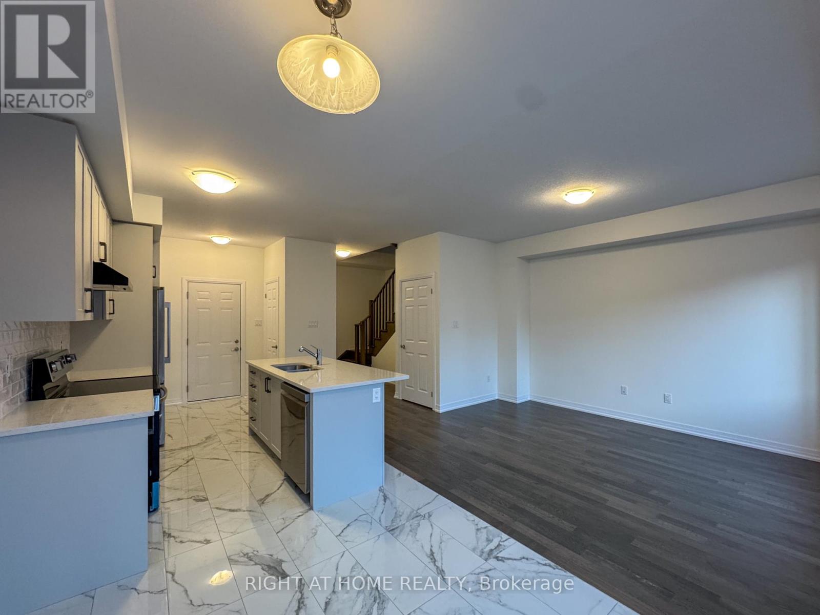 79 Brighton Lane, Thorold (Rolling Meadows), Ontario  L2V 0N8 - Photo 7 - X12430827