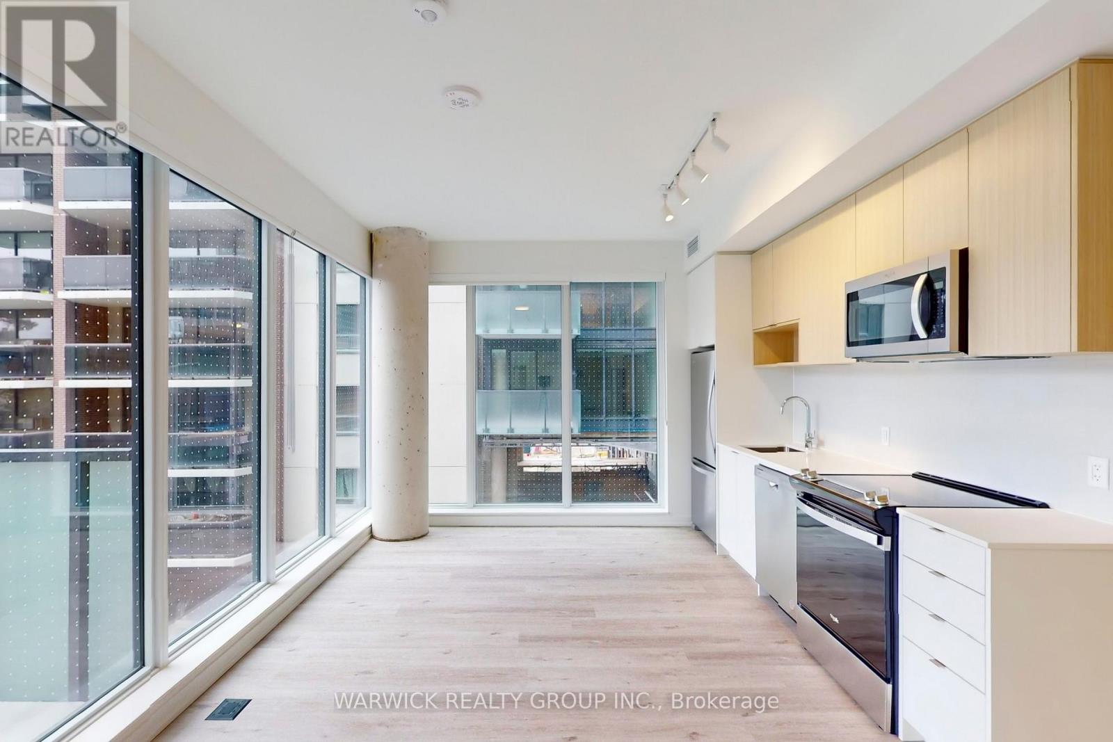 303 - 4365 Bloor Street W, Toronto, Ontario  M9C 1R3 - Photo 4 - W12417474