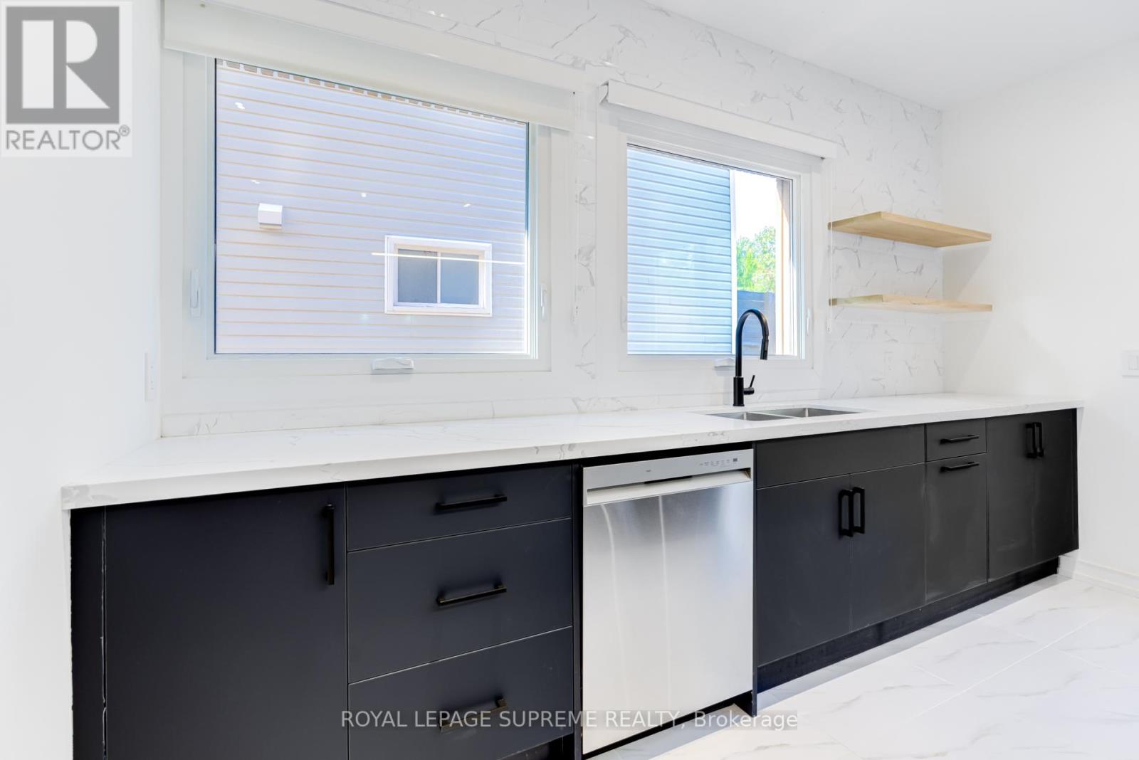 11a Condor Avenue, Toronto, Ontario  M4J 3M5 - Photo 11 - E12430840