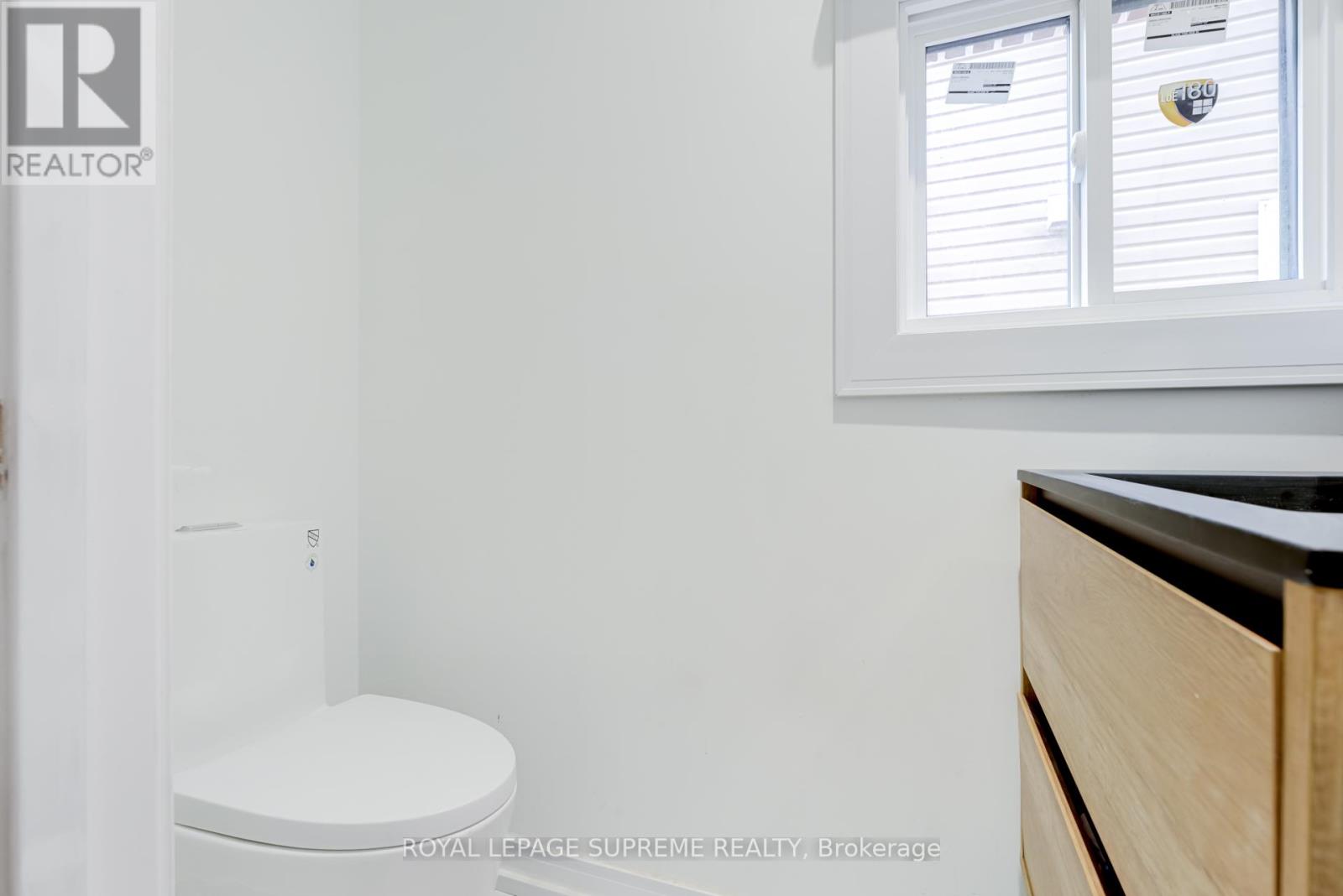 11a Condor Avenue, Toronto, Ontario  M4J 3M5 - Photo 15 - E12430840