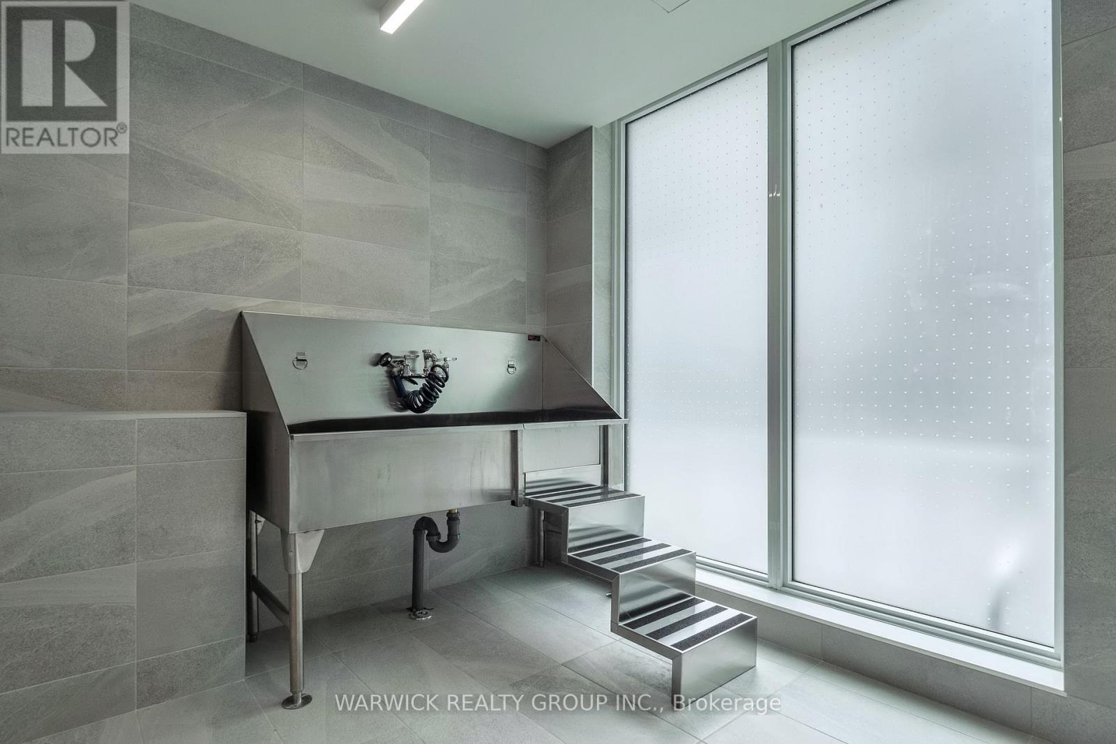 307 - 4365 Bloor Street W, Toronto, Ontario  M9C 1R3 - Photo 16 - W12417175