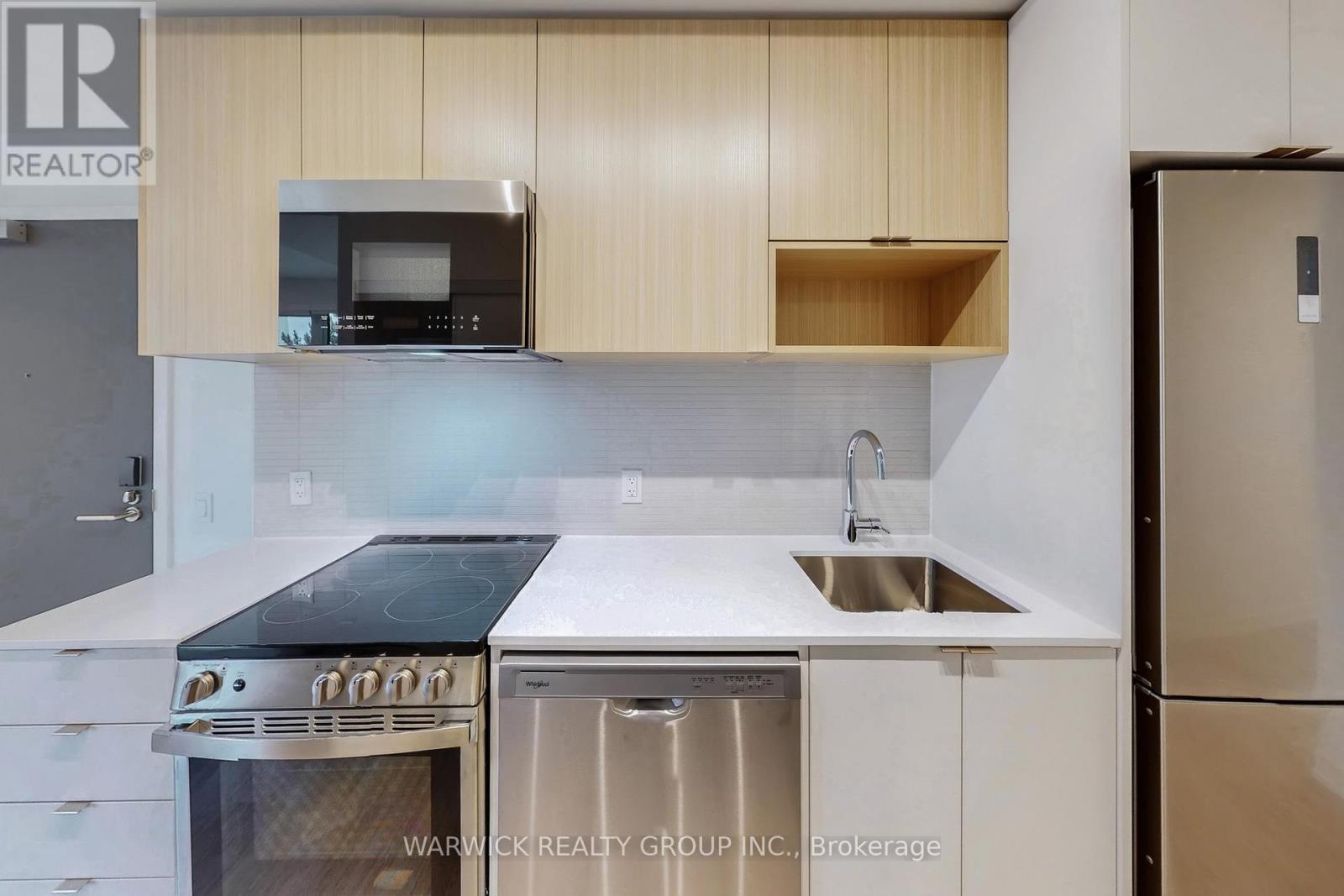 307 - 4365 Bloor Street W, Toronto, Ontario  M9C 1R3 - Photo 3 - W12417175