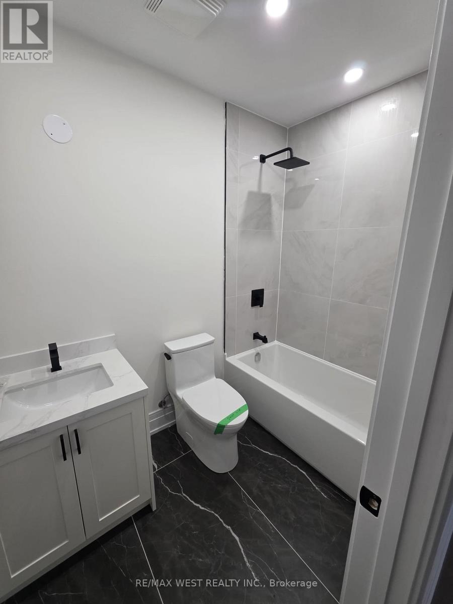 103 Gurnett Street, Aurora (Aurora Village), Ontario  L4G 1P5 - Photo 20 - N12430841