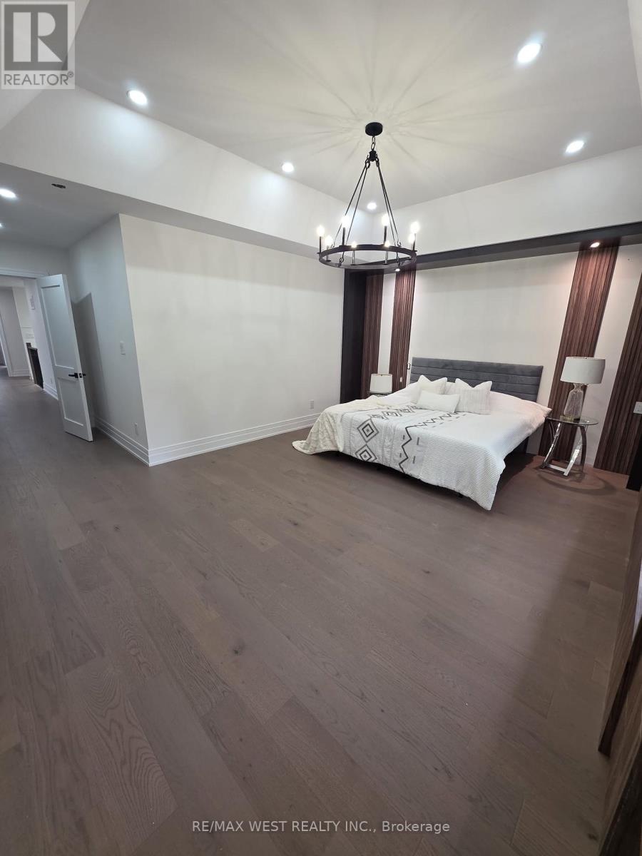 103 Gurnett Street, Aurora (Aurora Village), Ontario  L4G 1P5 - Photo 24 - N12430841