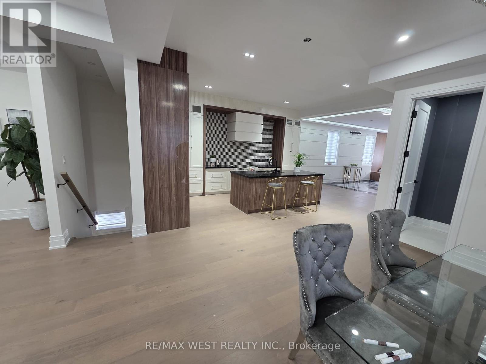 103 Gurnett Street, Aurora (Aurora Village), Ontario  L4G 1P5 - Photo 7 - N12430841