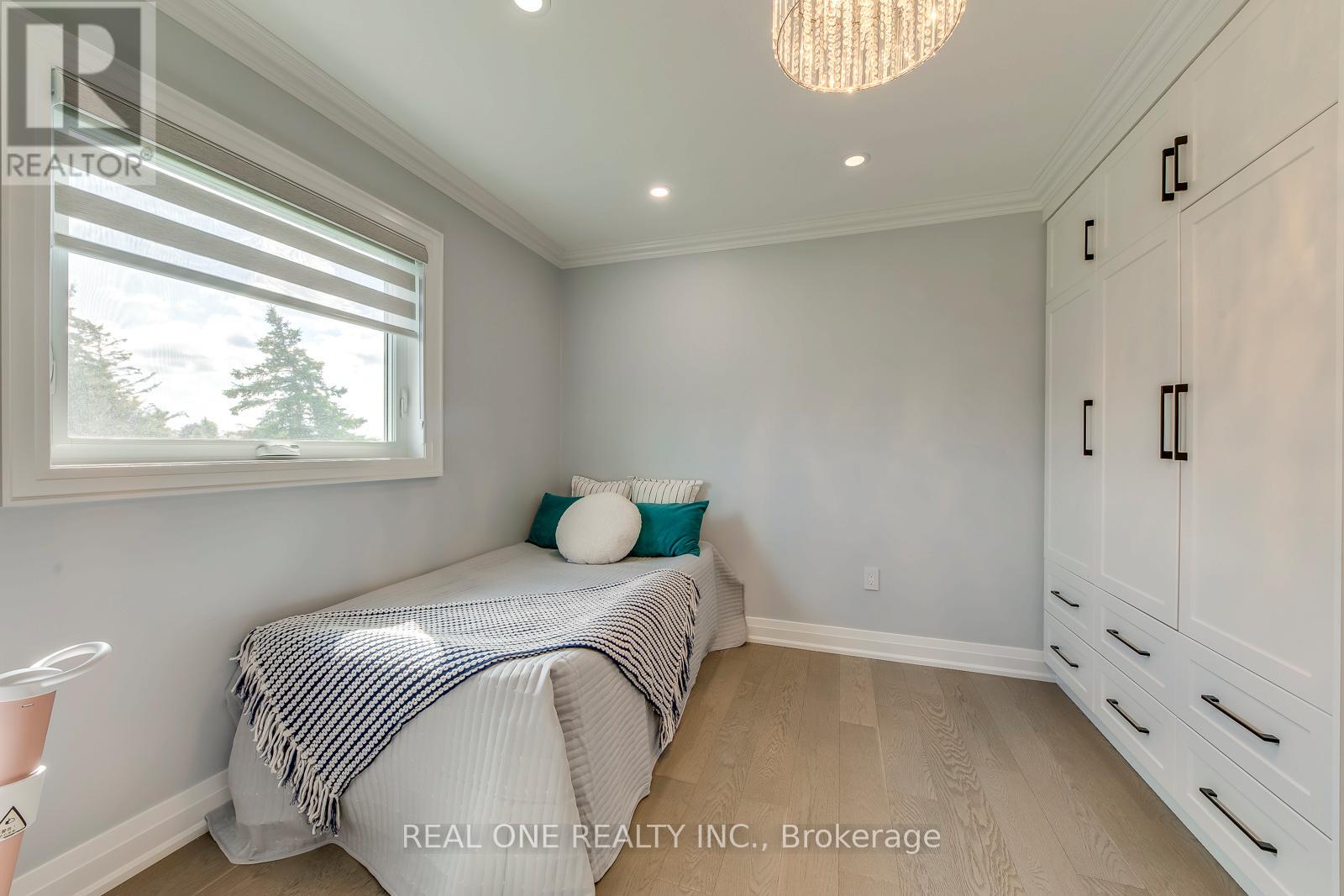 6150 Duford Drive, Mississauga, Ontario  L5V 1A6 - Photo 35 - W12430834