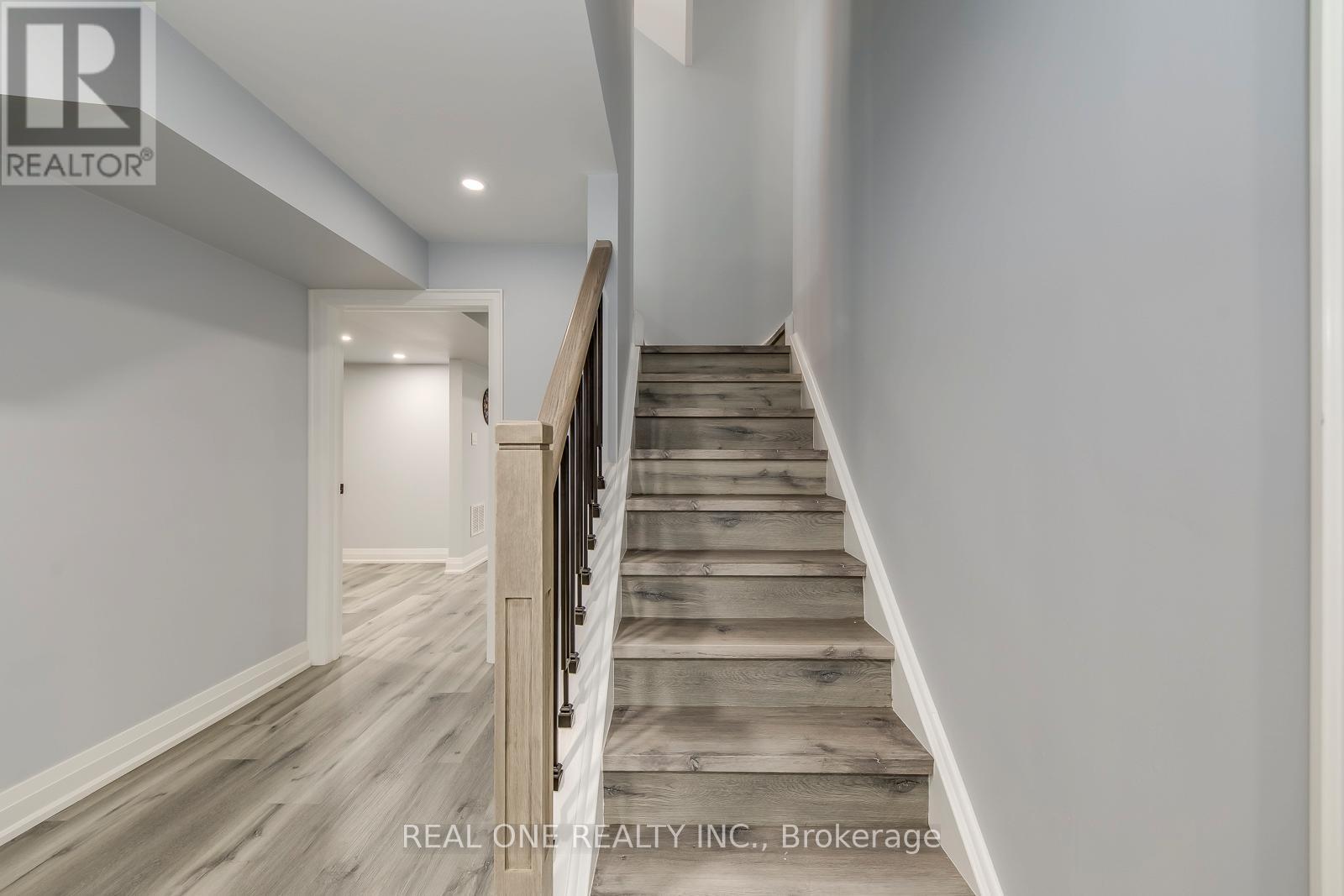 6150 Duford Drive, Mississauga, Ontario  L5V 1A6 - Photo 39 - W12430834