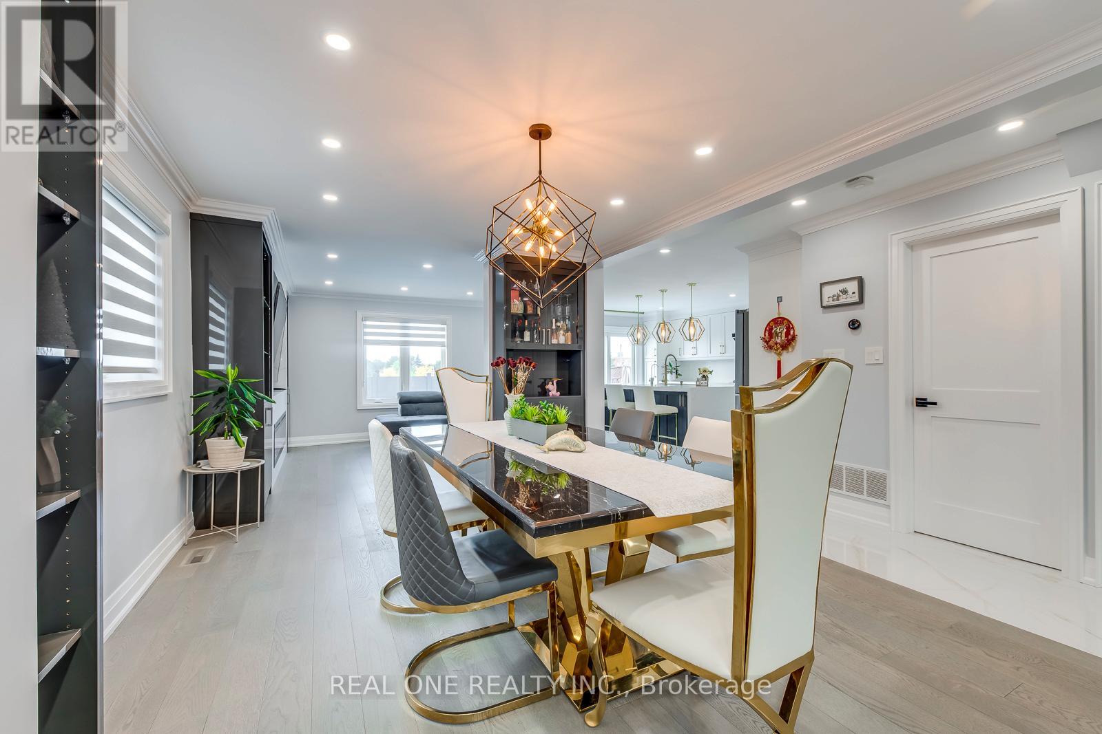 6150 Duford Drive, Mississauga, Ontario  L5V 1A6 - Photo 8 - W12430834