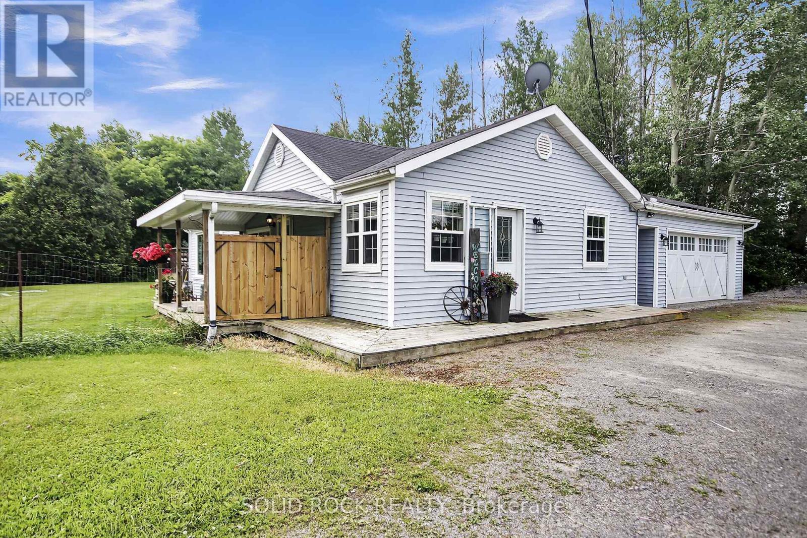 7312 Bank Street, Ottawa, Ontario  K0A 2P0 - Photo 2 - X12430850