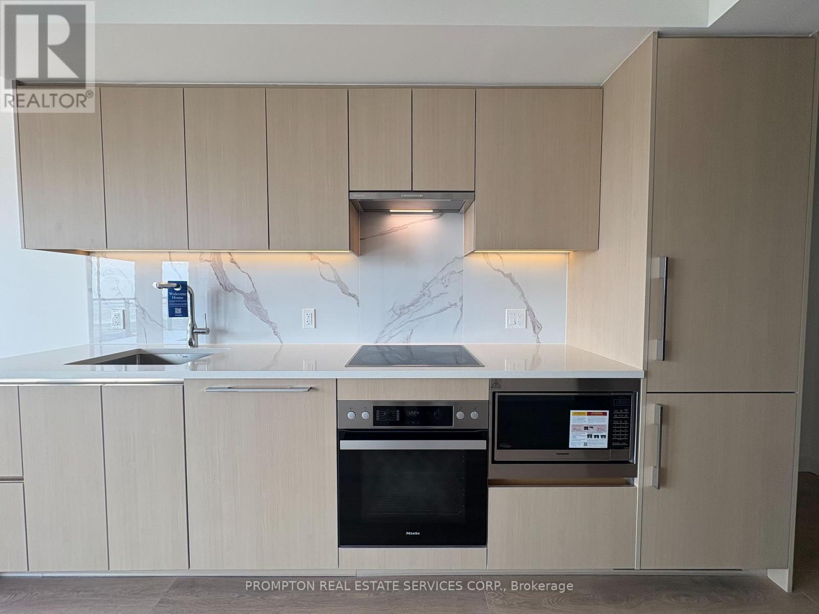 4612 - 3 Concord Cityplace Way, Toronto, Ontario  M5V 0X4 - Photo 3 - C12430848