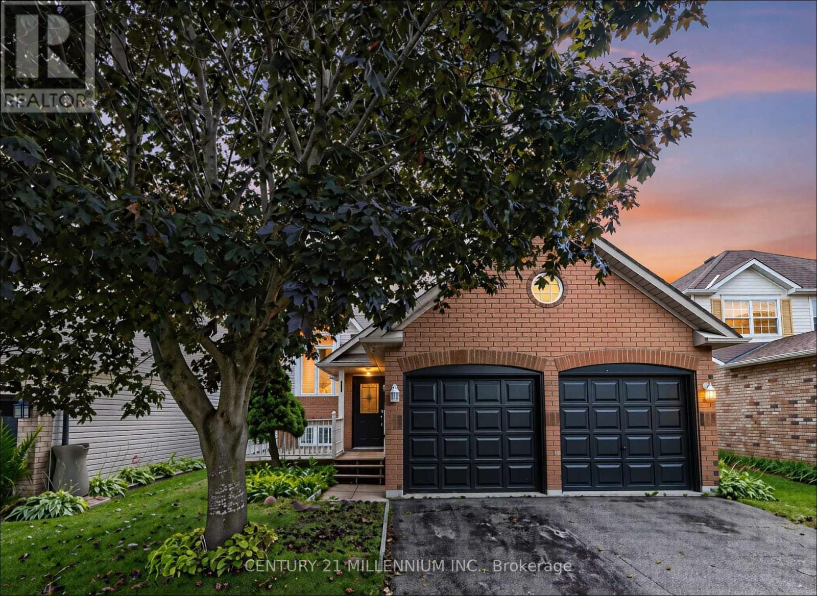 425 Elmwood Court, Oshawa (Samac), Ontario  L1G 7X8 - Photo 1 - E12430847