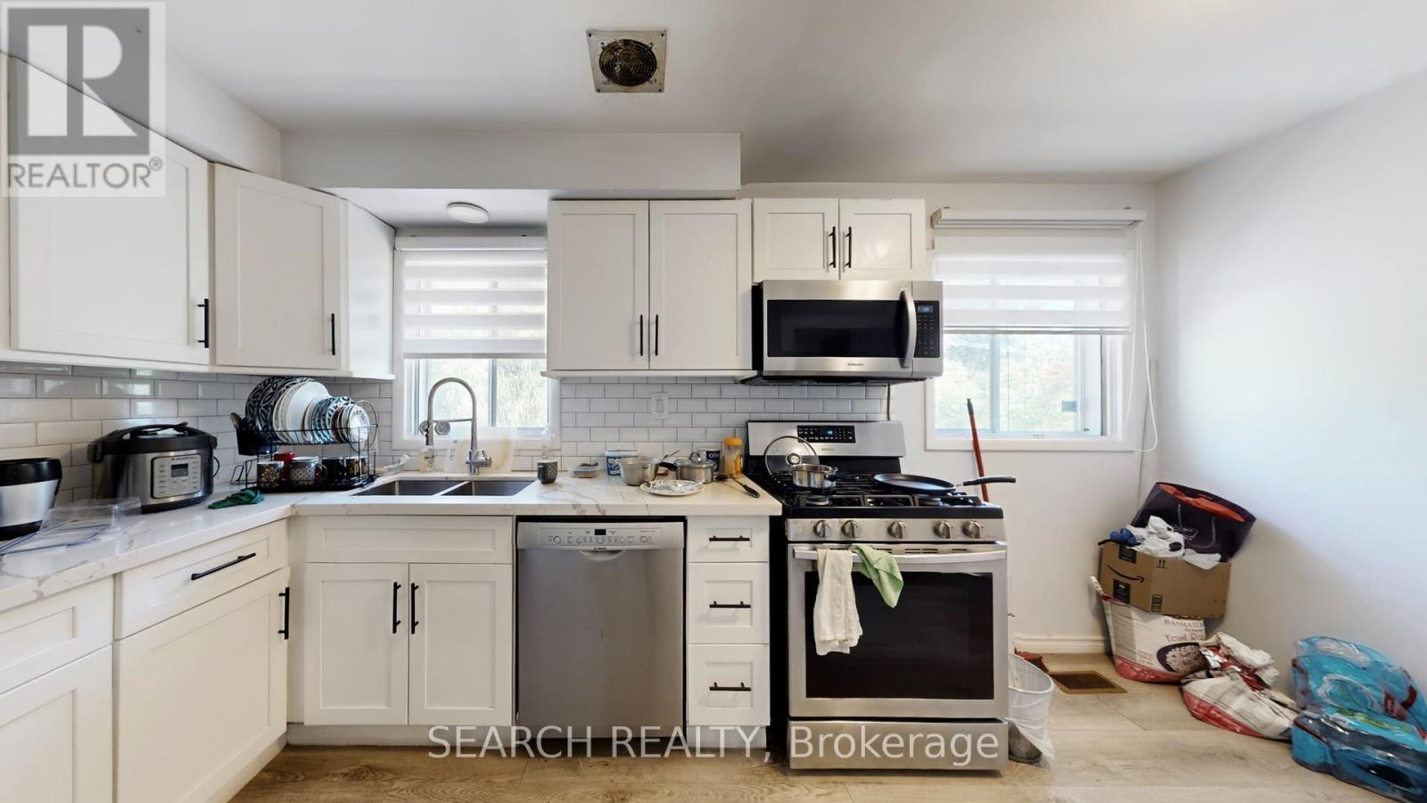 152 Weber Street N, Waterloo, Ontario  N2J 3H1 - Photo 12 - X12427458