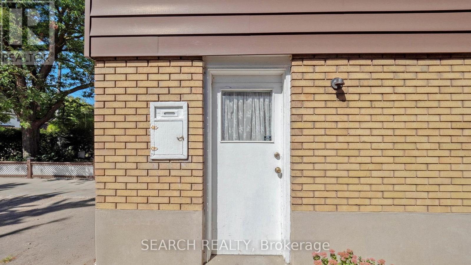 152 Weber Street N, Waterloo, Ontario  N2J 3H1 - Photo 5 - X12427458