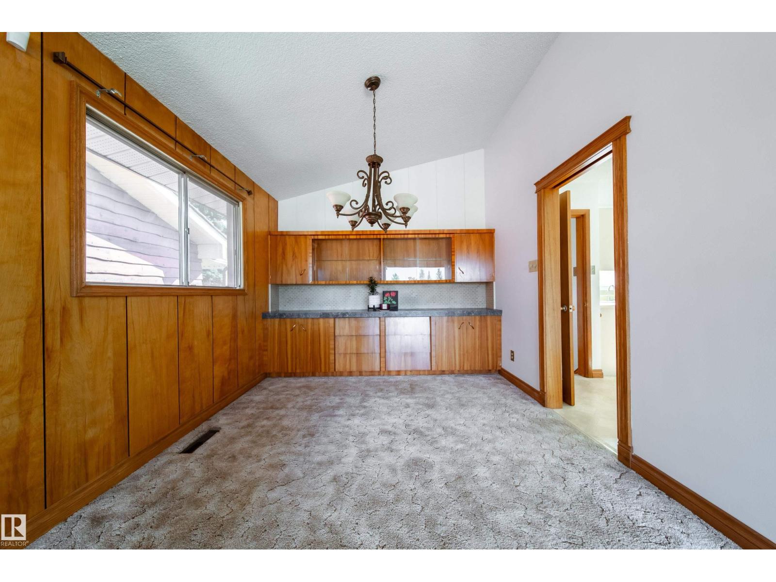 6507 98 Av Nw, Edmonton, Alberta  T6A 0A4 - Photo 4 - E4459878
