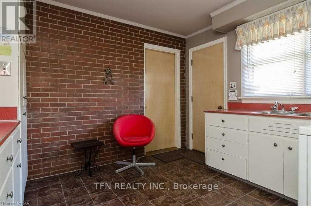 5950 Corwin Avenue, Niagara Falls (Dorchester), Ontario  L2G 5L2 - Photo 16 - X12430849
