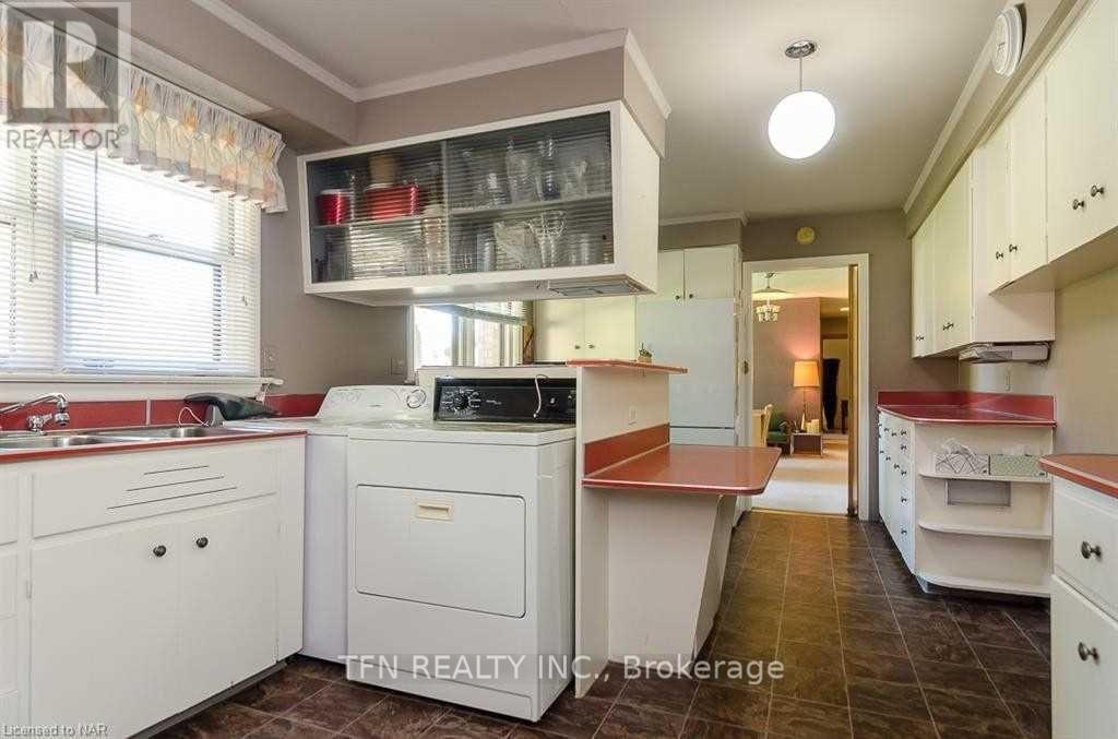 5950 Corwin Avenue, Niagara Falls (Dorchester), Ontario  L2G 5L2 - Photo 17 - X12430849