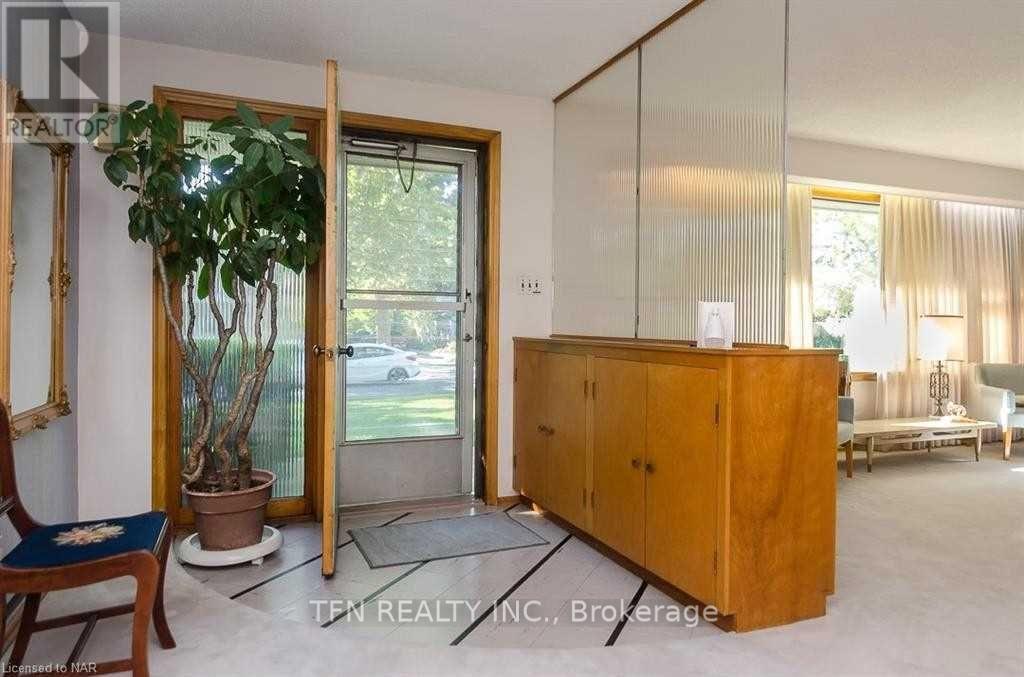 5950 Corwin Avenue, Niagara Falls (Dorchester), Ontario  L2G 5L2 - Photo 4 - X12430849