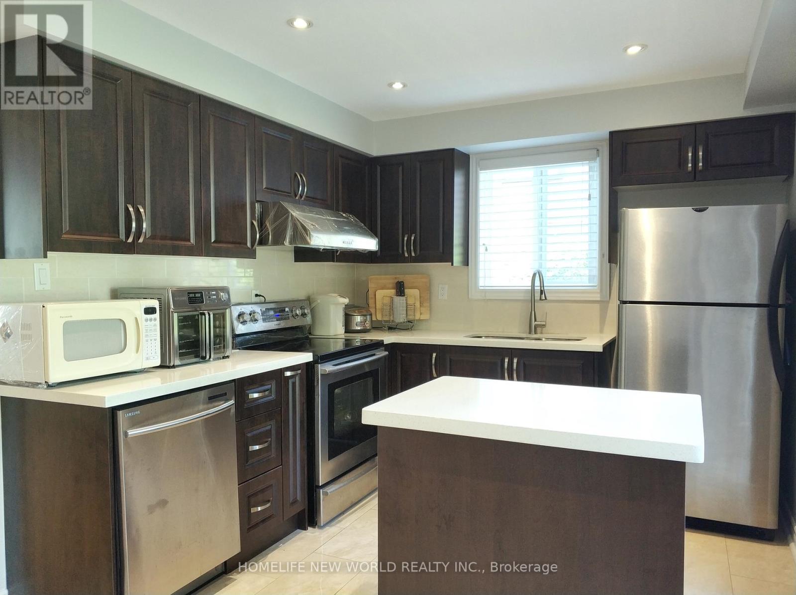 257 Cherokee Boulevard, Toronto, Ontario  M2H 2J9 - Photo 10 - C12417888