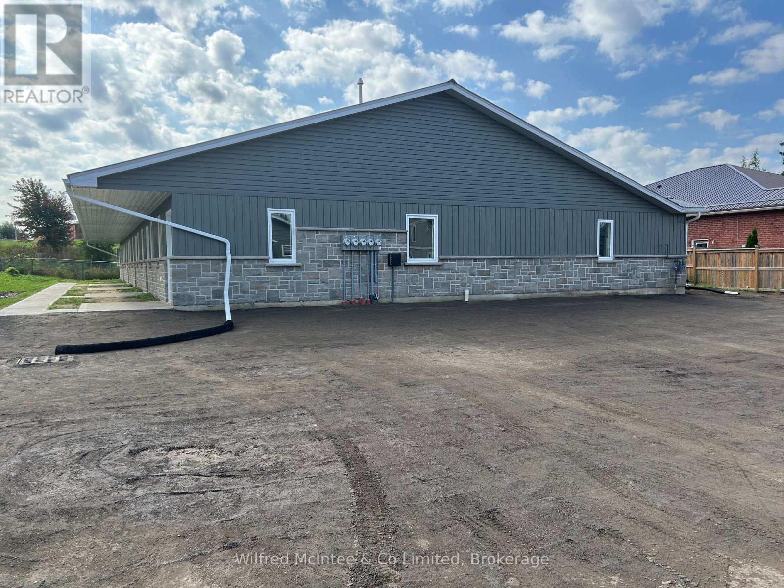 Unit 4 - 187 Balaklava Street, Arran-Elderslie, Ontario  N0G 2N0 - Photo 3 - X11949265
