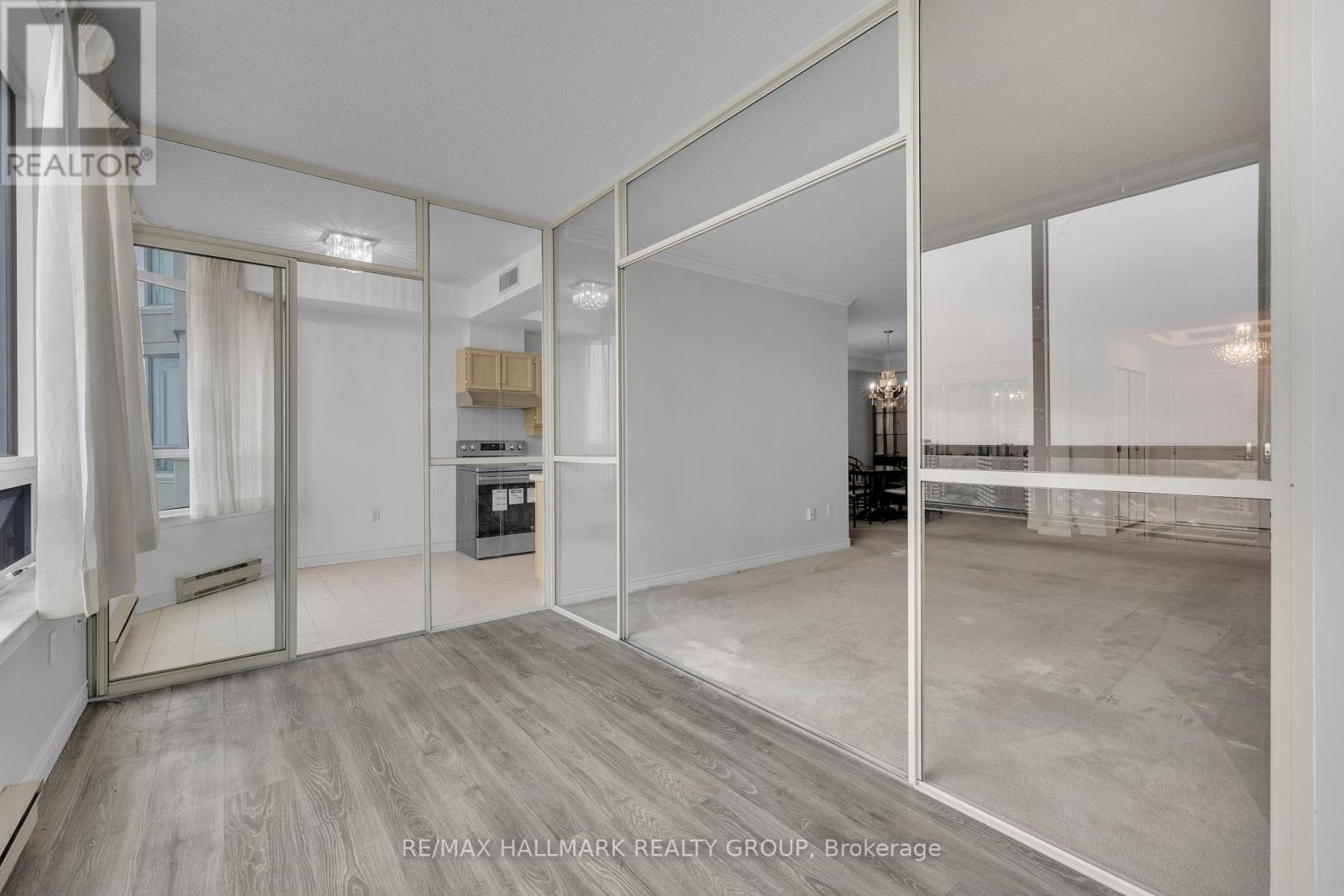 2204 - 1480 Riverside Drive, Ottawa, Ontario  K1G 5H2 - Photo 11 - X12430861