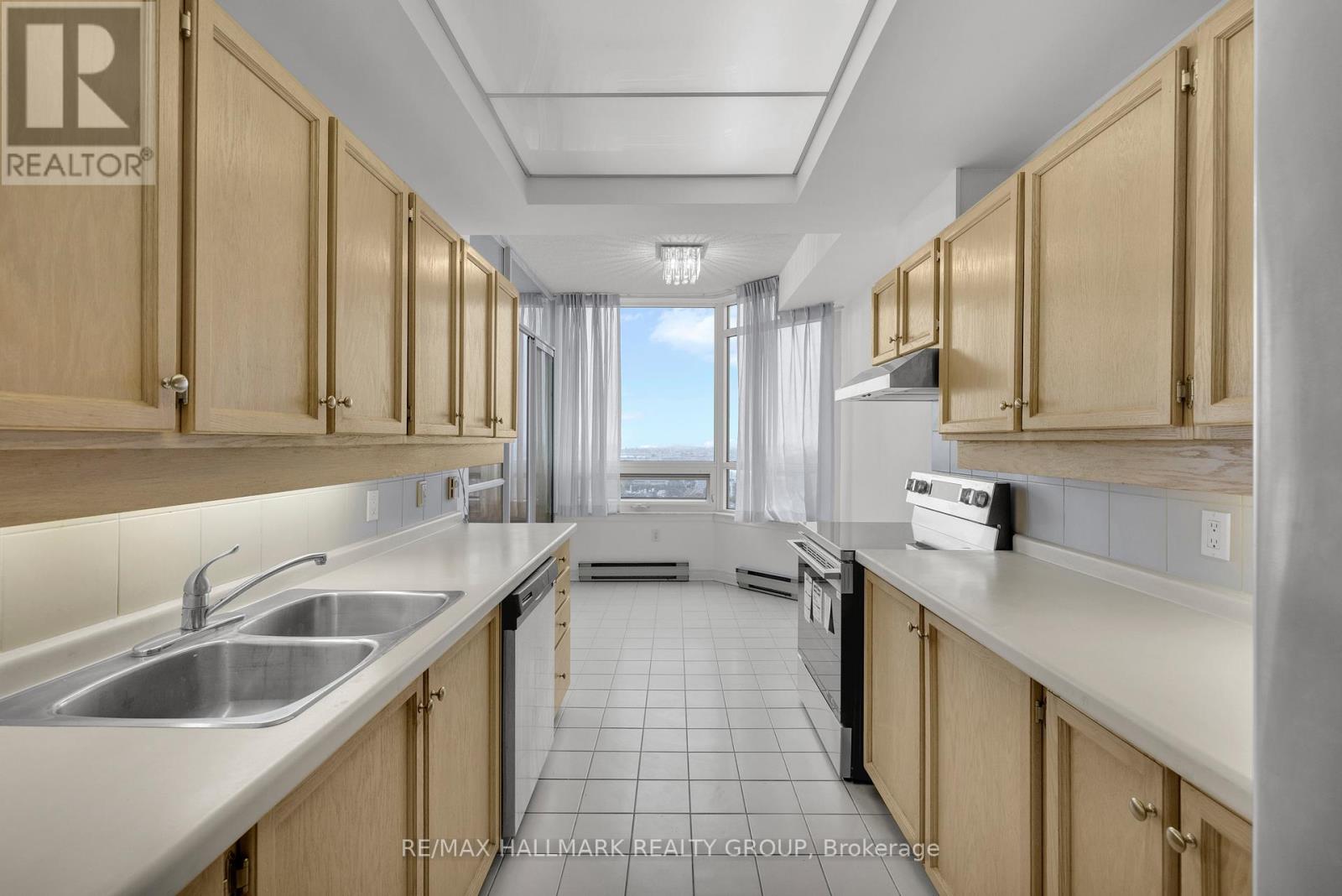 2204 - 1480 Riverside Drive, Ottawa, Ontario  K1G 5H2 - Photo 18 - X12430861