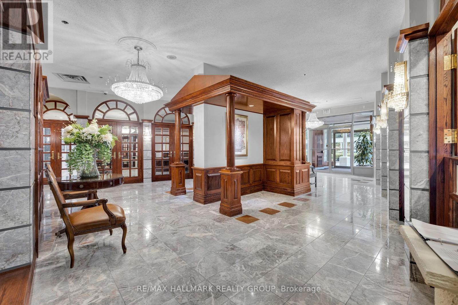 2204 - 1480 Riverside Drive, Ottawa, Ontario  K1G 5H2 - Photo 3 - X12430861