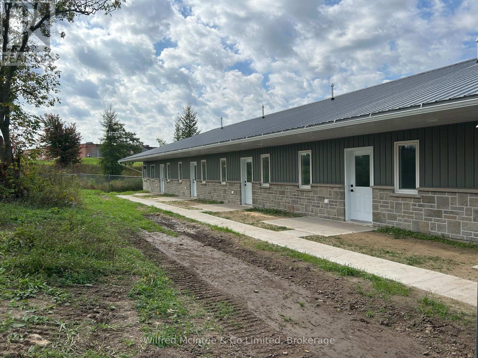 Unit 2 - 187 Balaklava Street, Arran-Elderslie, Ontario  N0G 2N0 - Photo 2 - X11949260