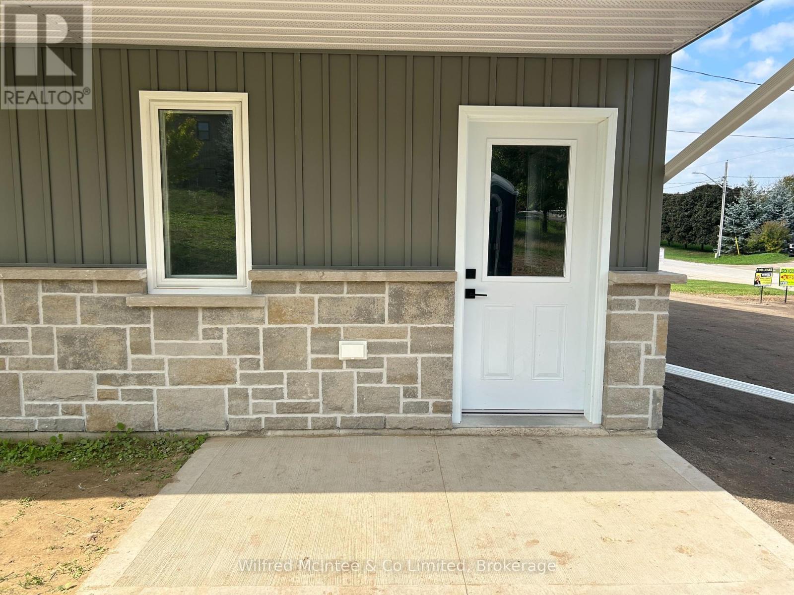 Unit 2 - 187 Balaklava Street, Arran-Elderslie, Ontario  N0G 2N0 - Photo 4 - X11949260