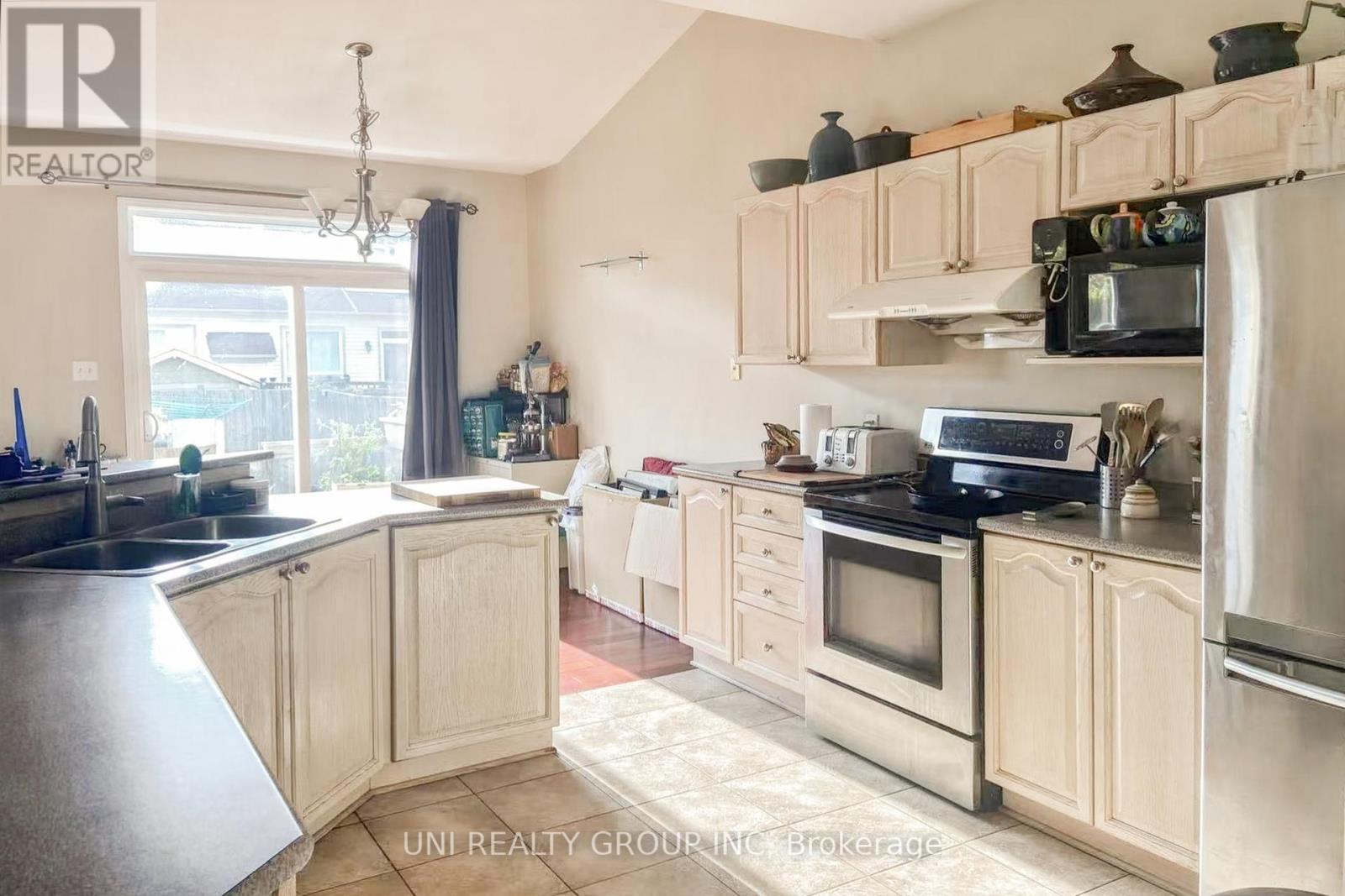 131 Lamplighters Drive, Ottawa, Ontario  K2J 0C1 - Photo 9 - X12415104