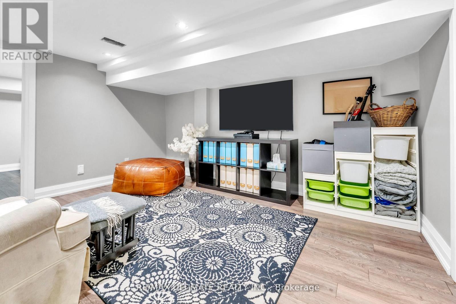 10 Oakdene Crescent, Toronto, Ontario  M4J 4H9 - Photo 34 - E12430634