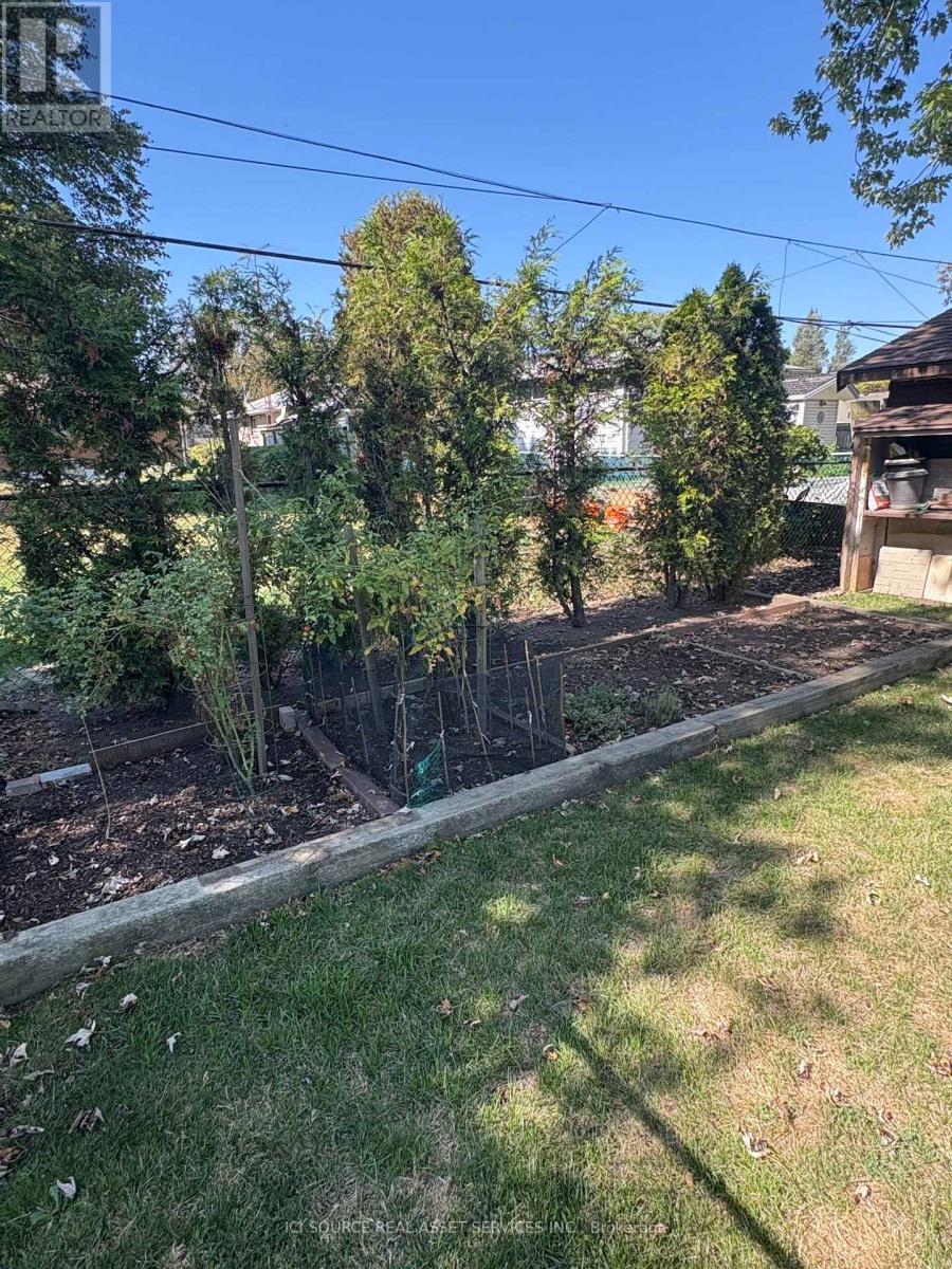1657 Glendale Avenue, Windsor, Ontario  N8T 2N1 - Photo 27 - X12425438