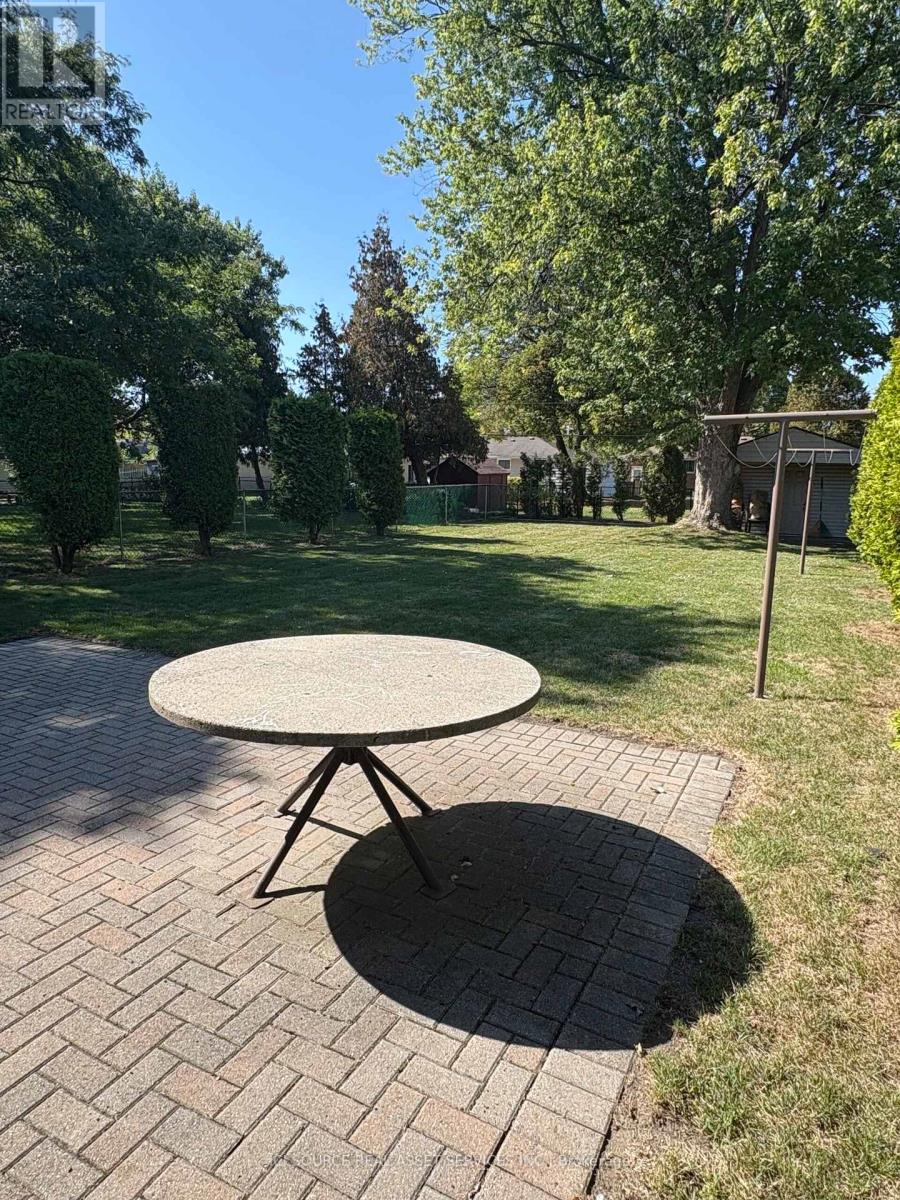 1657 Glendale Avenue, Windsor, Ontario  N8T 2N1 - Photo 23 - X12425438