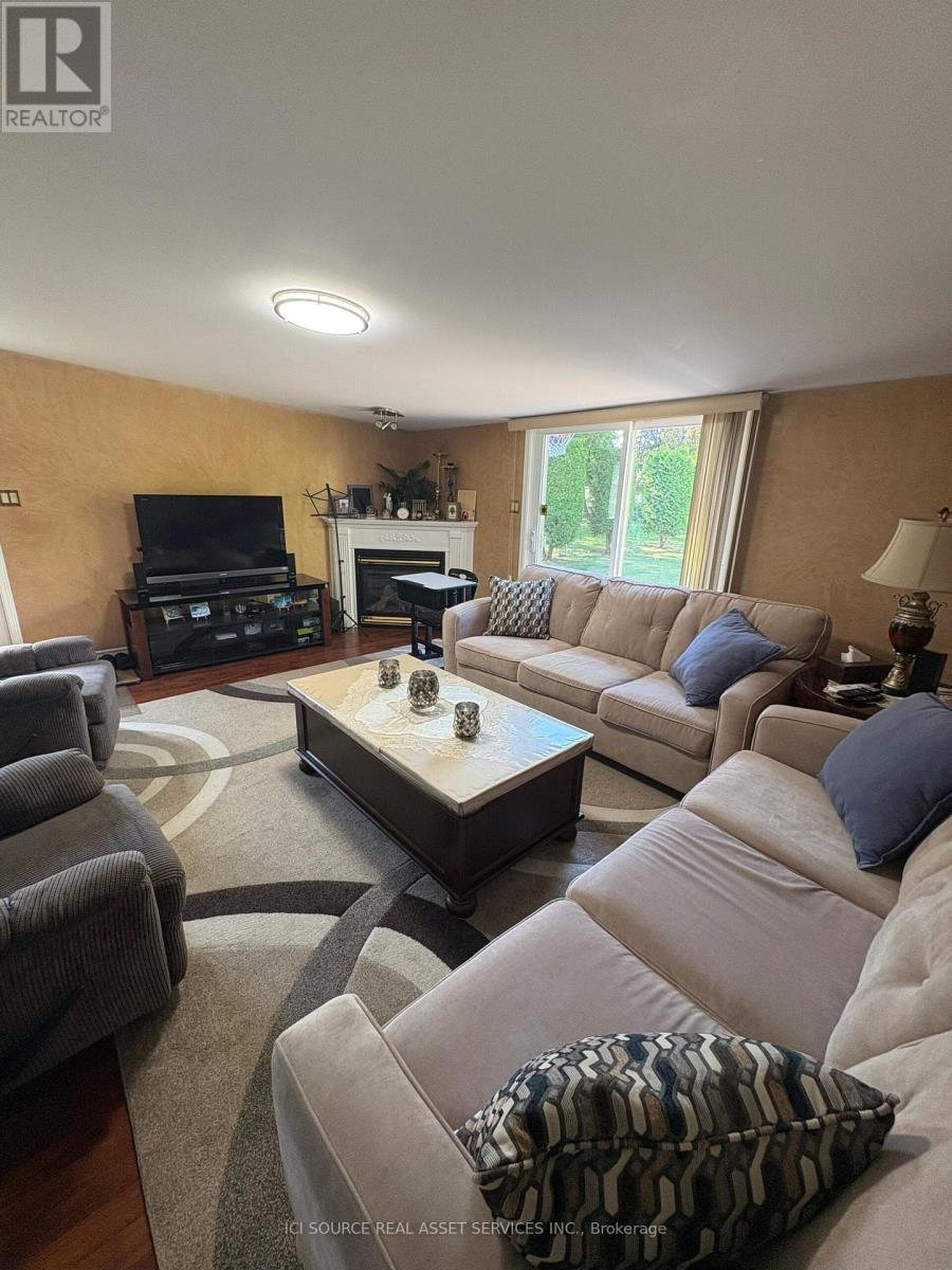 1657 Glendale Avenue, Windsor, Ontario  N8T 2N1 - Photo 3 - X12425438