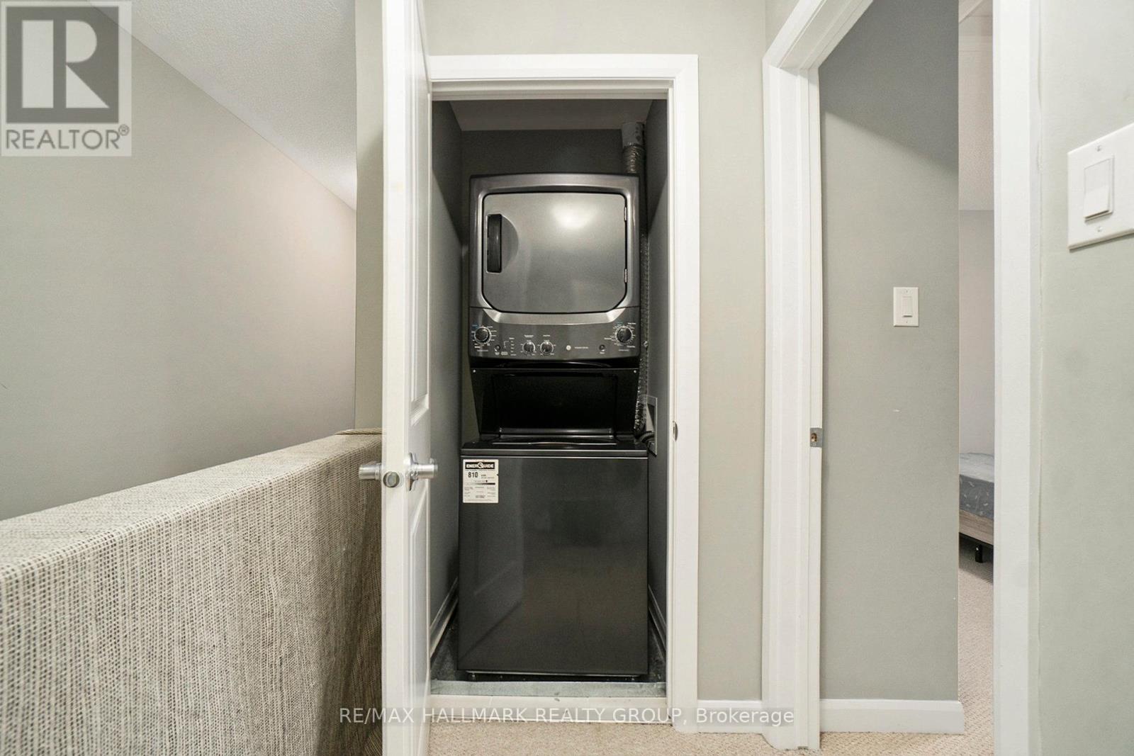 B - 512 Decoeur Drive, Ottawa, Ontario  K4A 5H5 - Photo 15 - X12430864