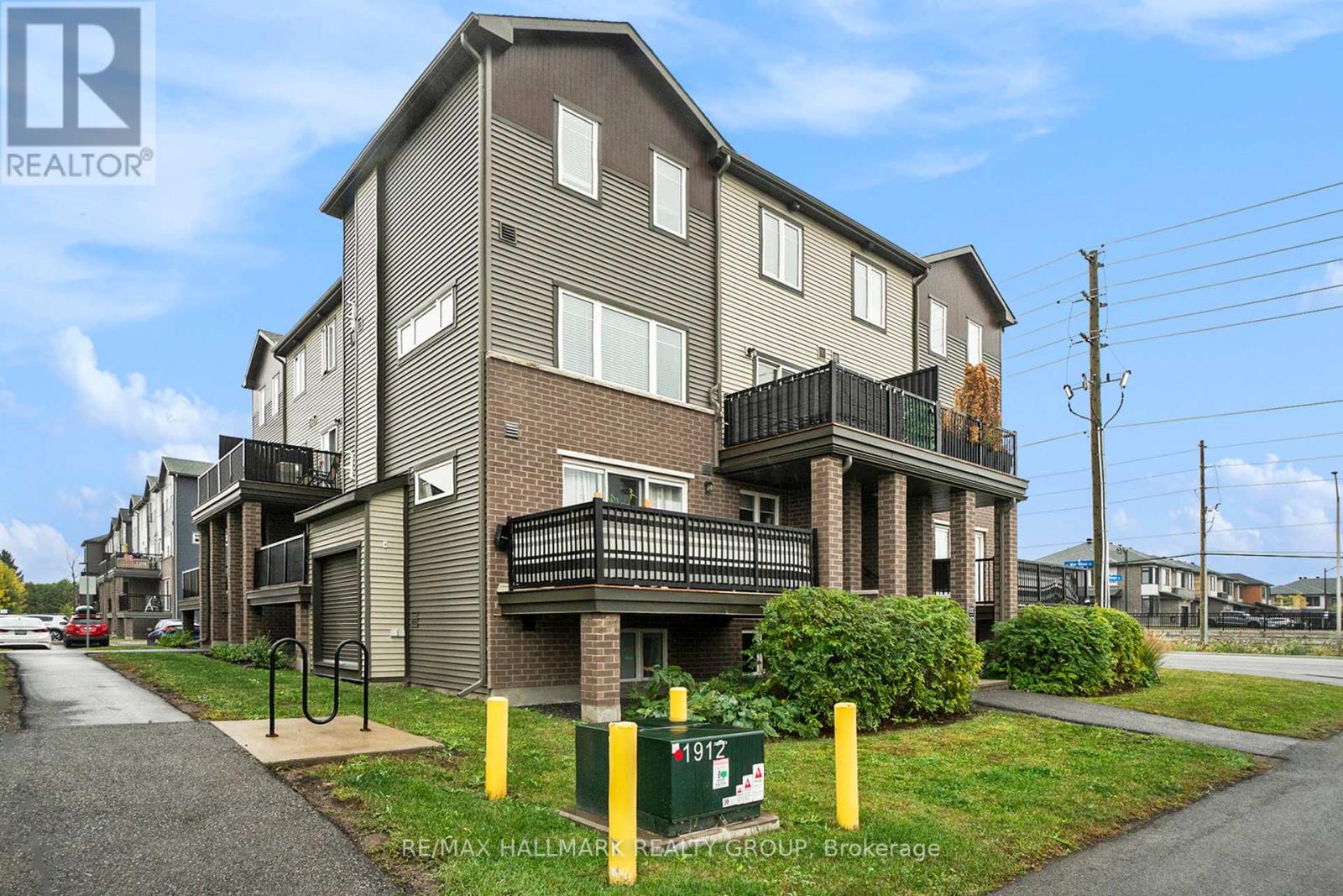 B - 512 Decoeur Drive, Ottawa, Ontario  K4A 5H5 - Photo 3 - X12430864