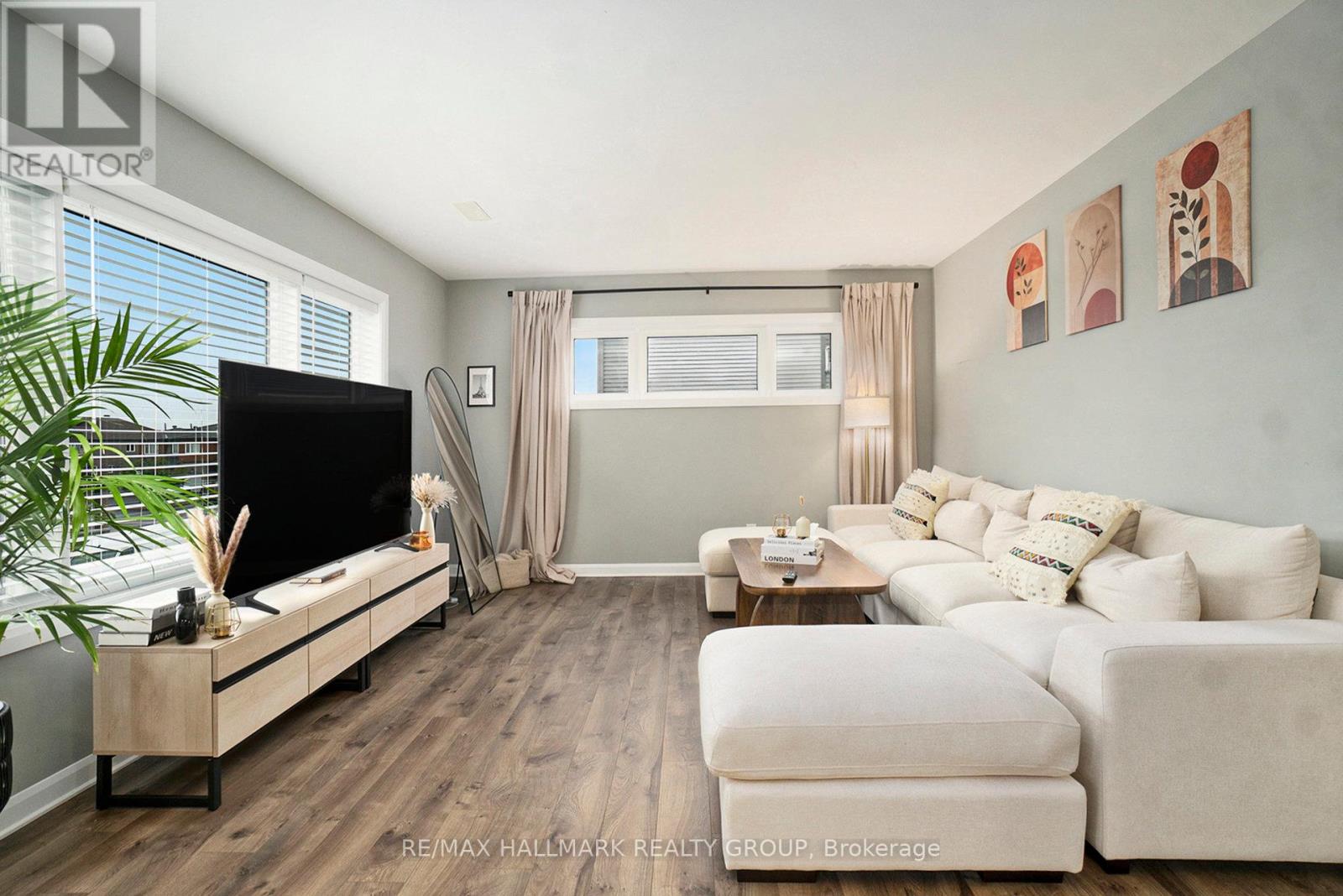 B - 512 Decoeur Drive, Ottawa, Ontario  K4A 5H5 - Photo 4 - X12430864