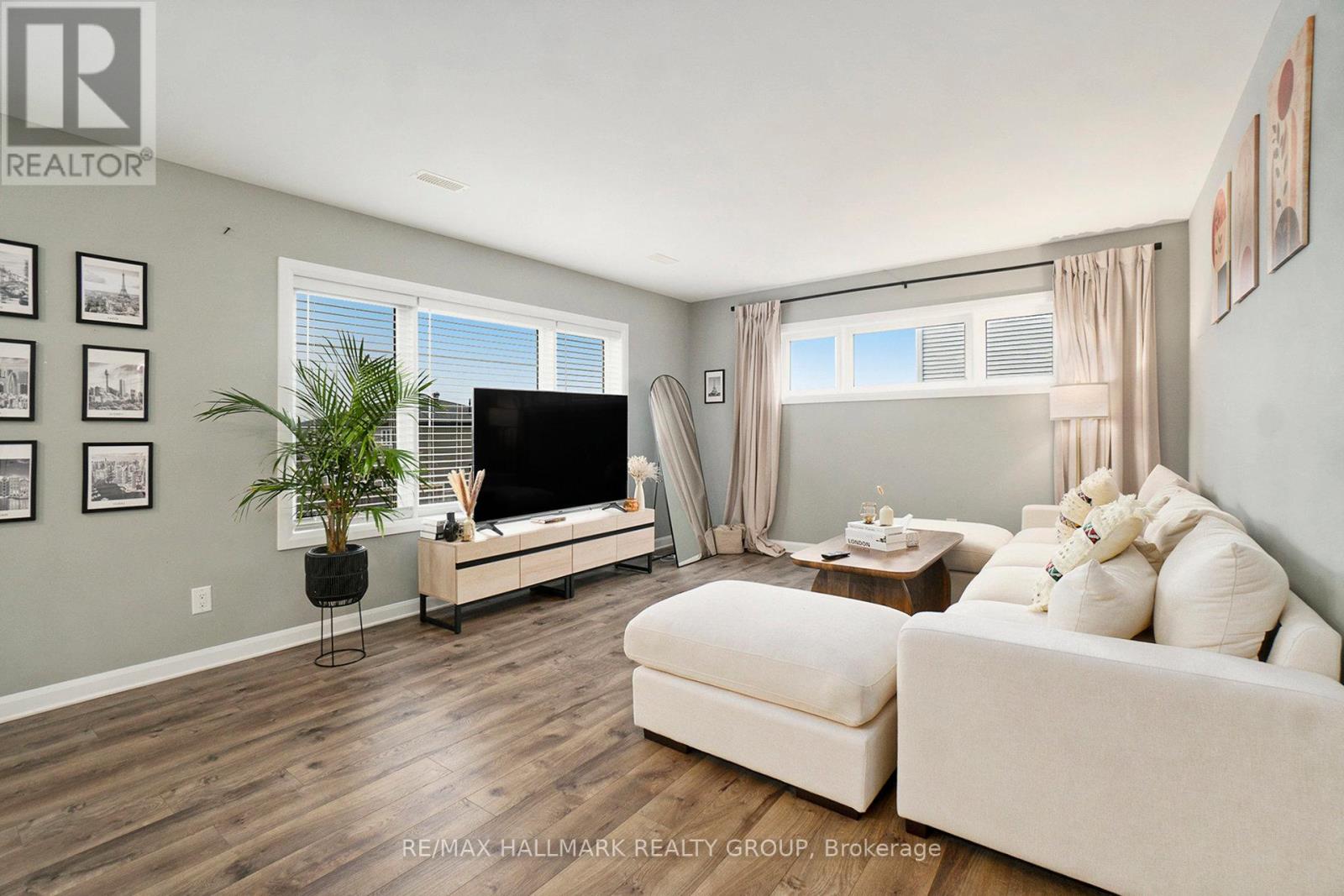 B - 512 Decoeur Drive, Ottawa, Ontario  K4A 5H5 - Photo 5 - X12430864