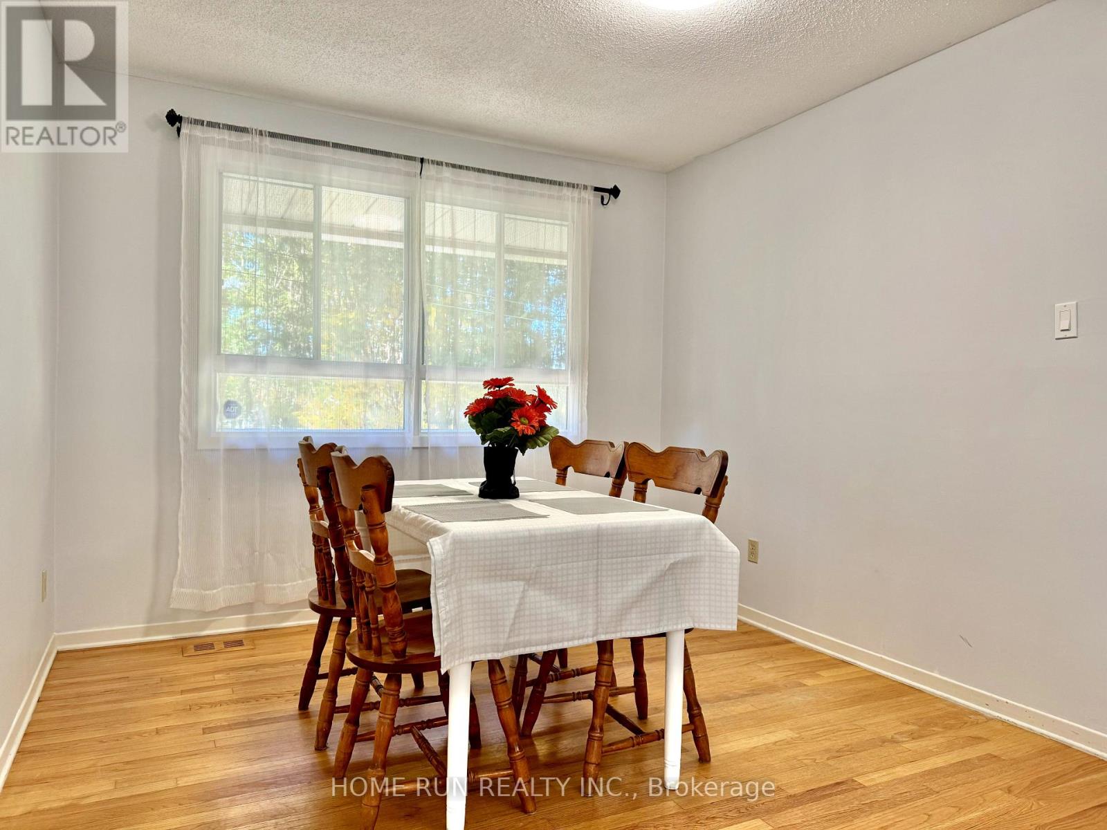 685 Farmington Avenue, Ottawa, Ontario  K1V 7H4 - Photo 11 - X12430871