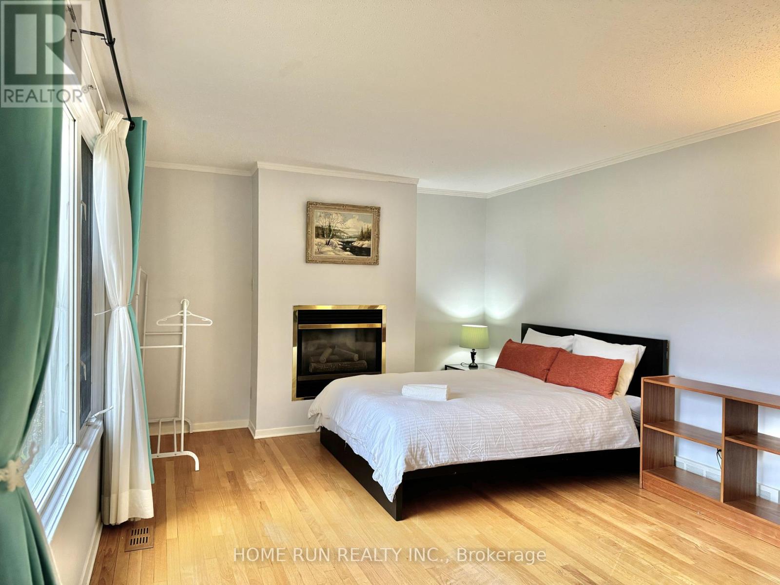 685 Farmington Avenue, Ottawa, Ontario  K1V 7H4 - Photo 3 - X12430871