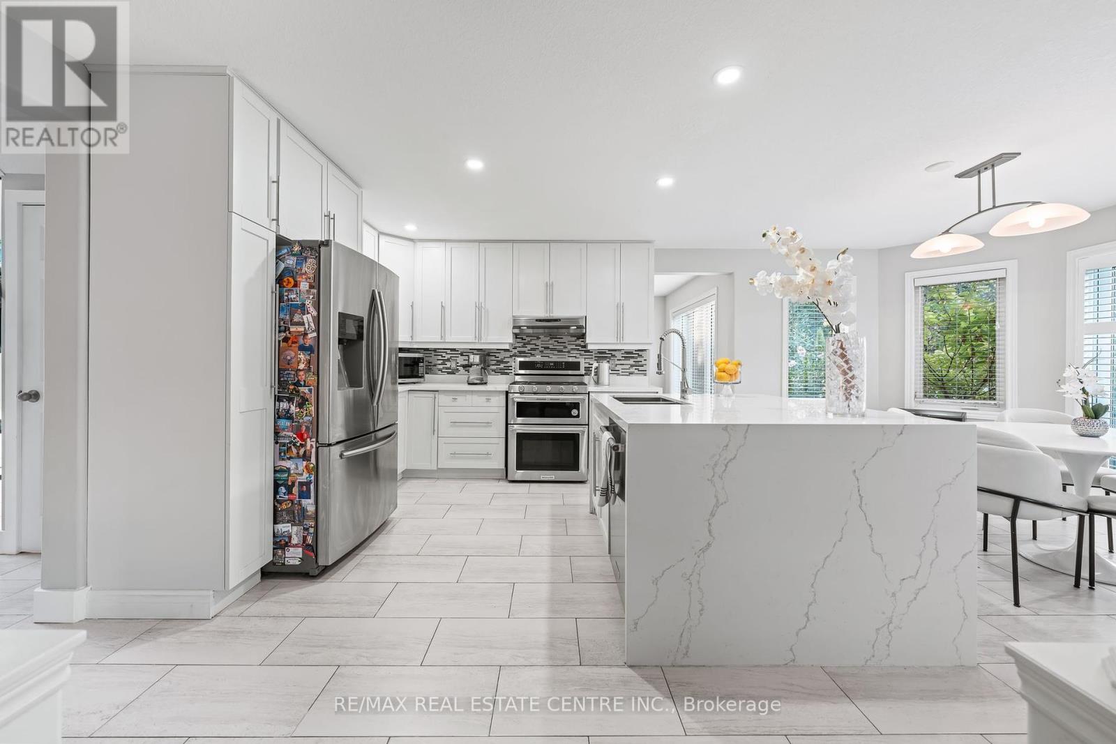 715 Burnett Avenue, Cambridge, Ontario  N1T 1P1 - Photo 11 - X12430859