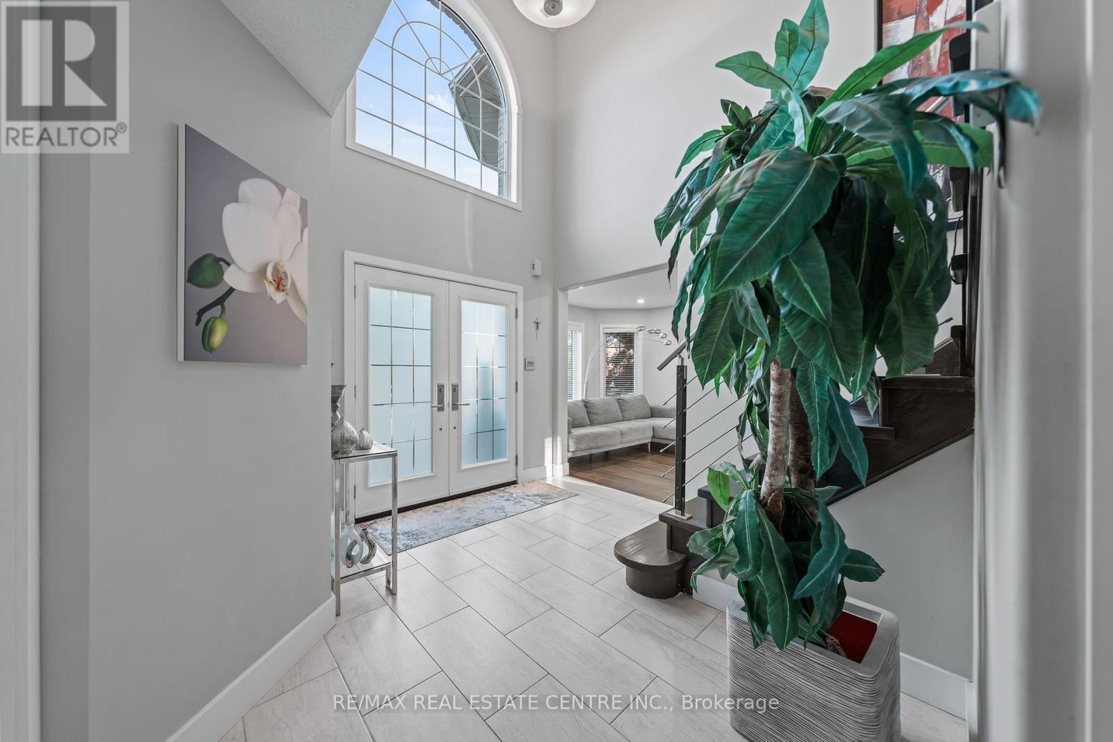 715 Burnett Avenue, Cambridge, Ontario  N1T 1P1 - Photo 5 - X12430859
