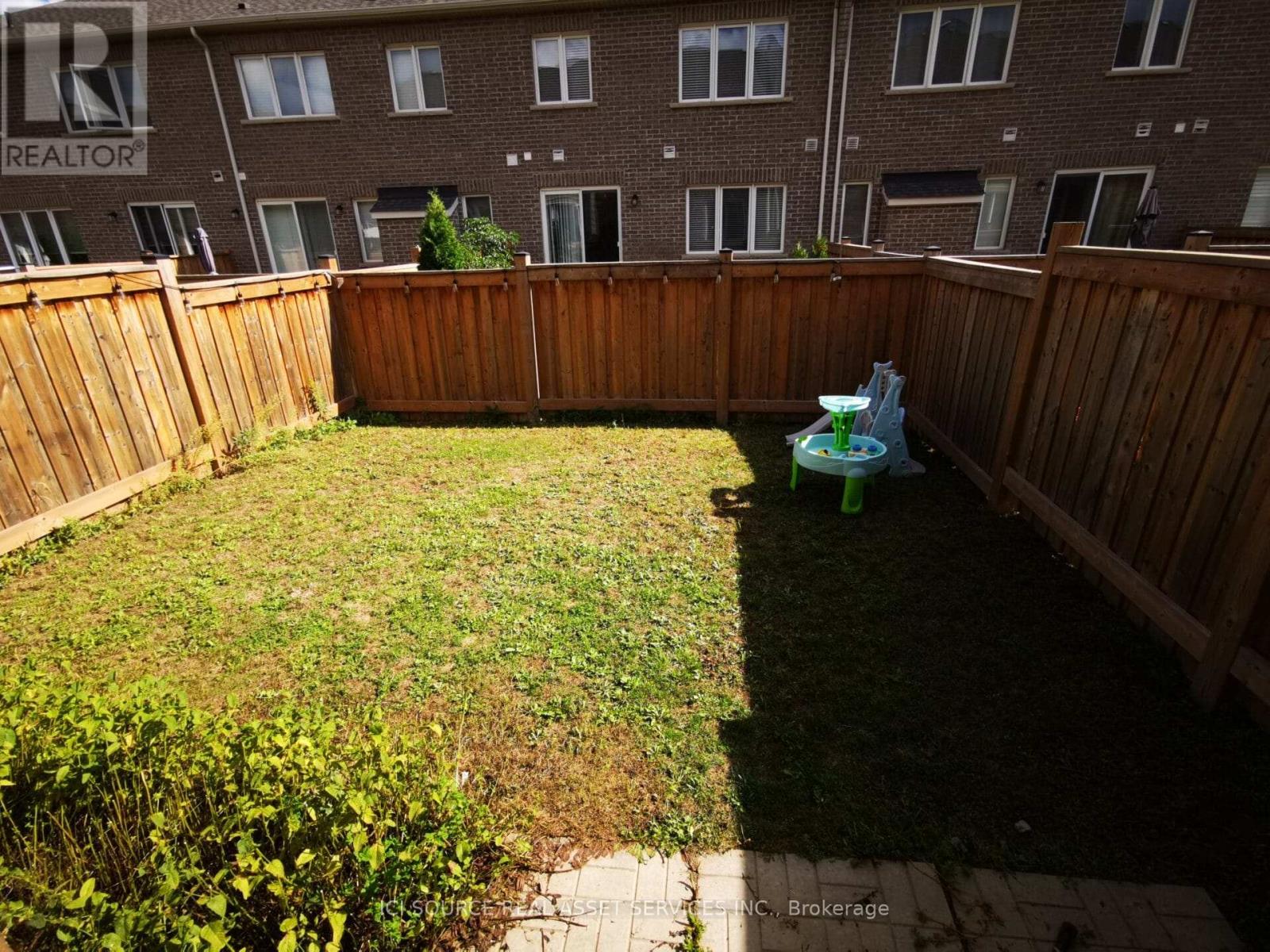 176 Beaveridge Avenue, Oakville, Ontario  L6H 7C3 - Photo 12 - W12430431