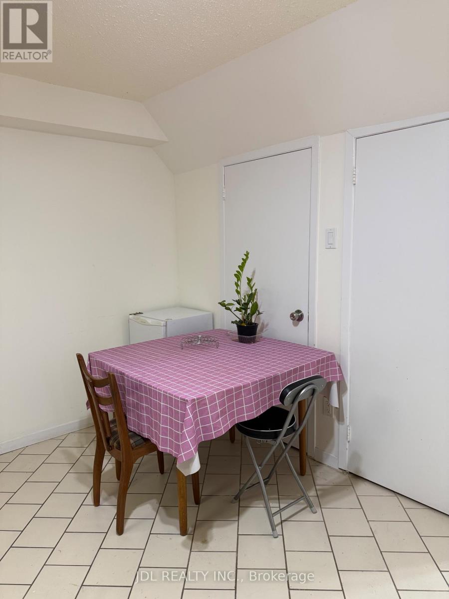 Bsmt - 20 Maureen Drive, Toronto, Ontario  M2K 1J8 - Photo 3 - C12430875
